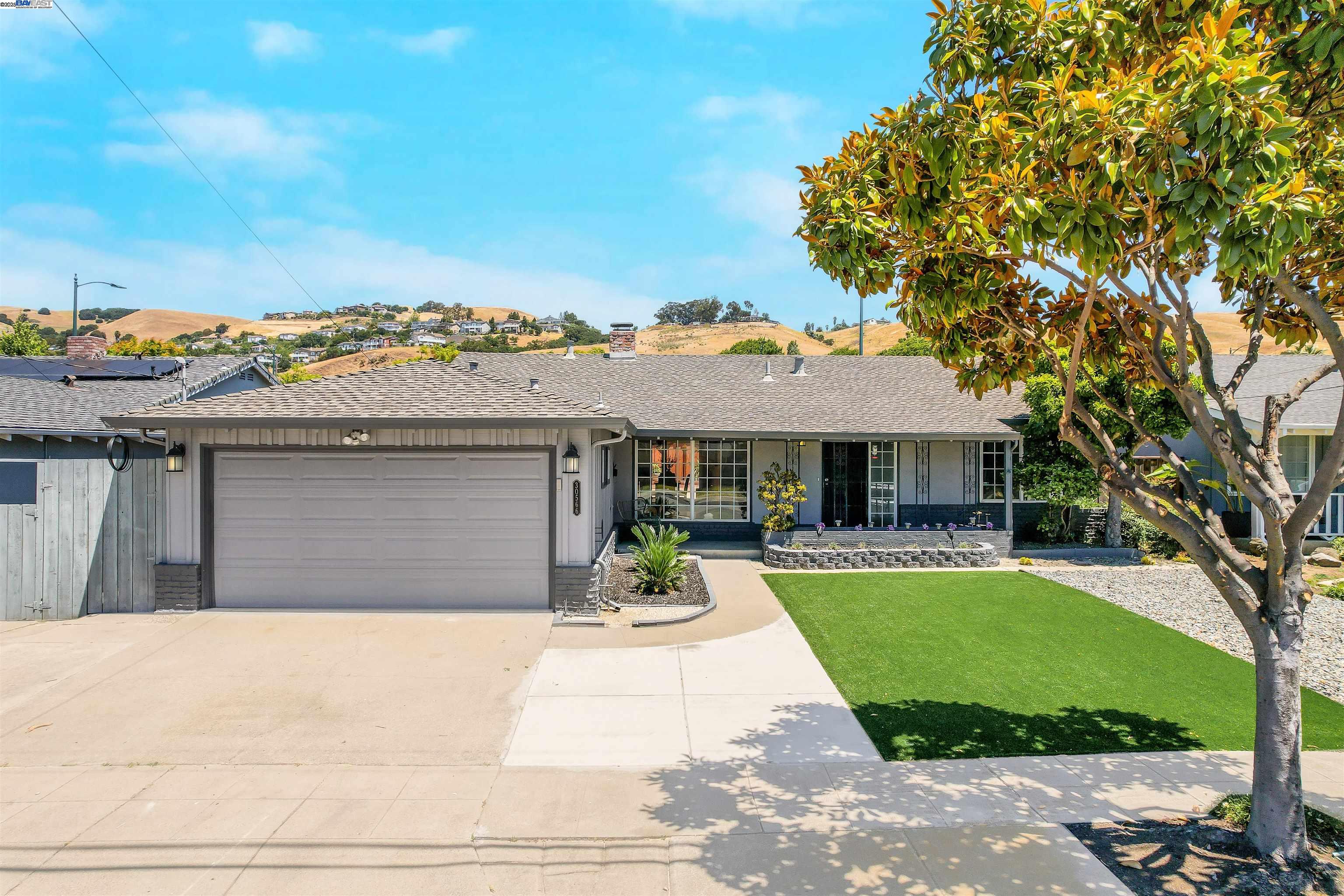 Welcome to this beautifully updated home in the heart of Fairway Park! This warm and inviting 3-bedroom, 2-bathroom residence features fresh interior paint, brand-new luxury vinyl flooring, and new carpet for a modern, comfortable feel throughout. The stylishly renovated kitchen offers the perfect blend of form and function, and the bright, open layout is filled with natural light that creates an inviting atmosphere. Enjoy a beautiful low-maintenance front and a back yard perfect for relaxing or entertaining. Ideally located just minutes from shopping centers, schools, and parks . The only thing missing is the next family to call it home!