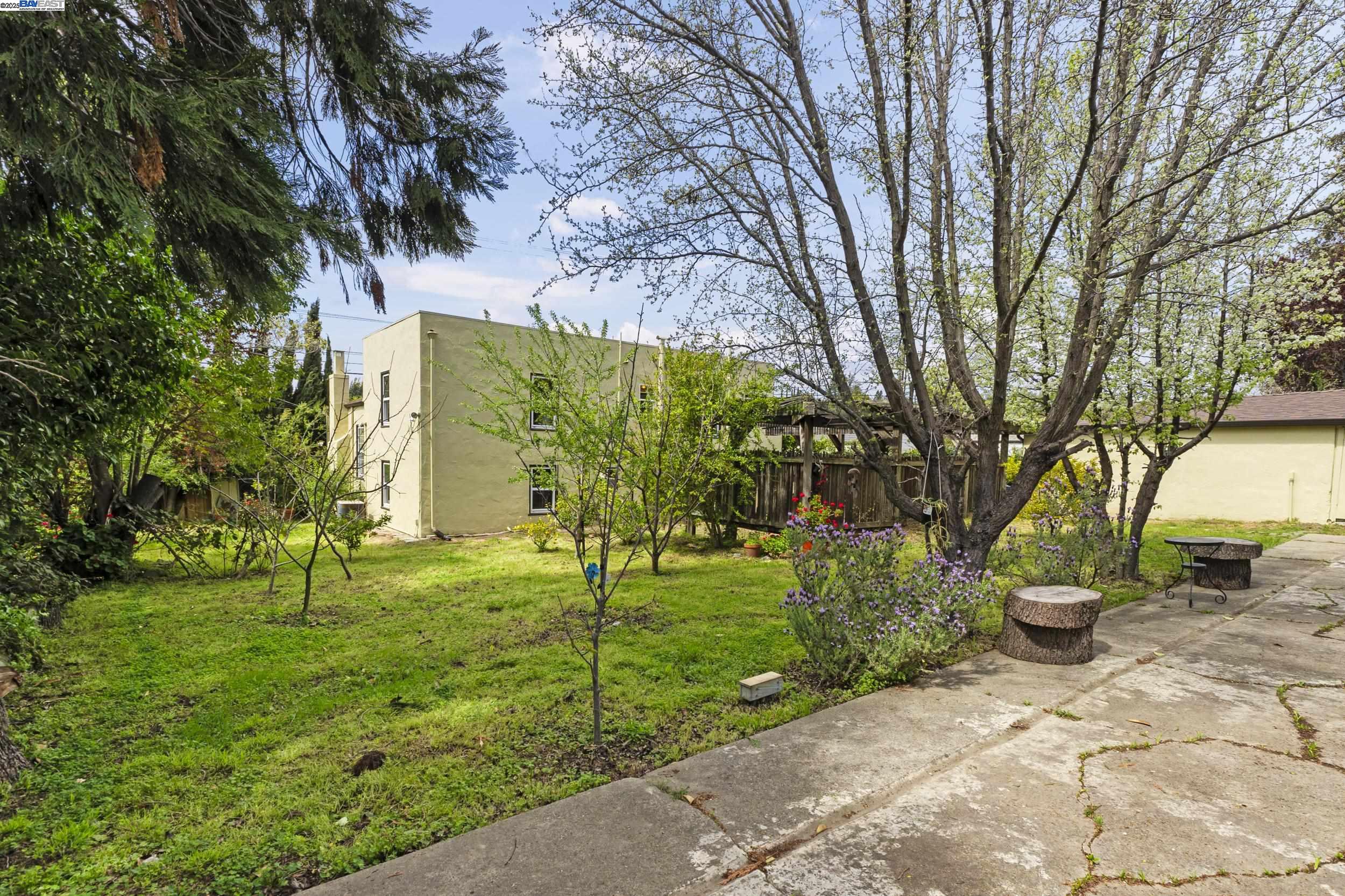 property-img