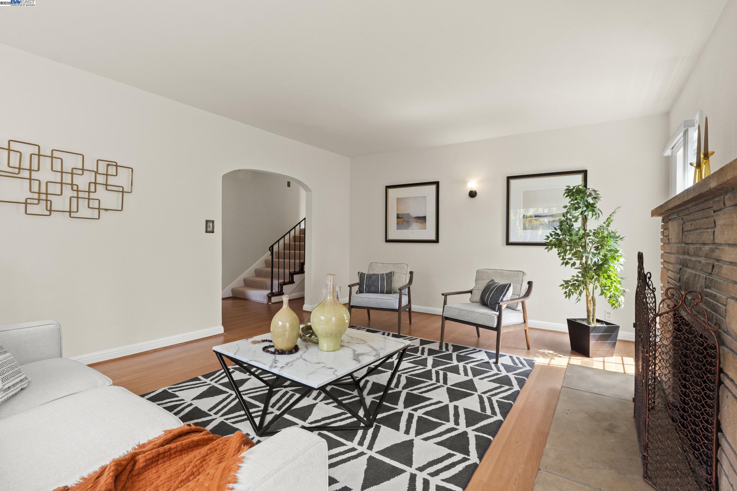 property-img