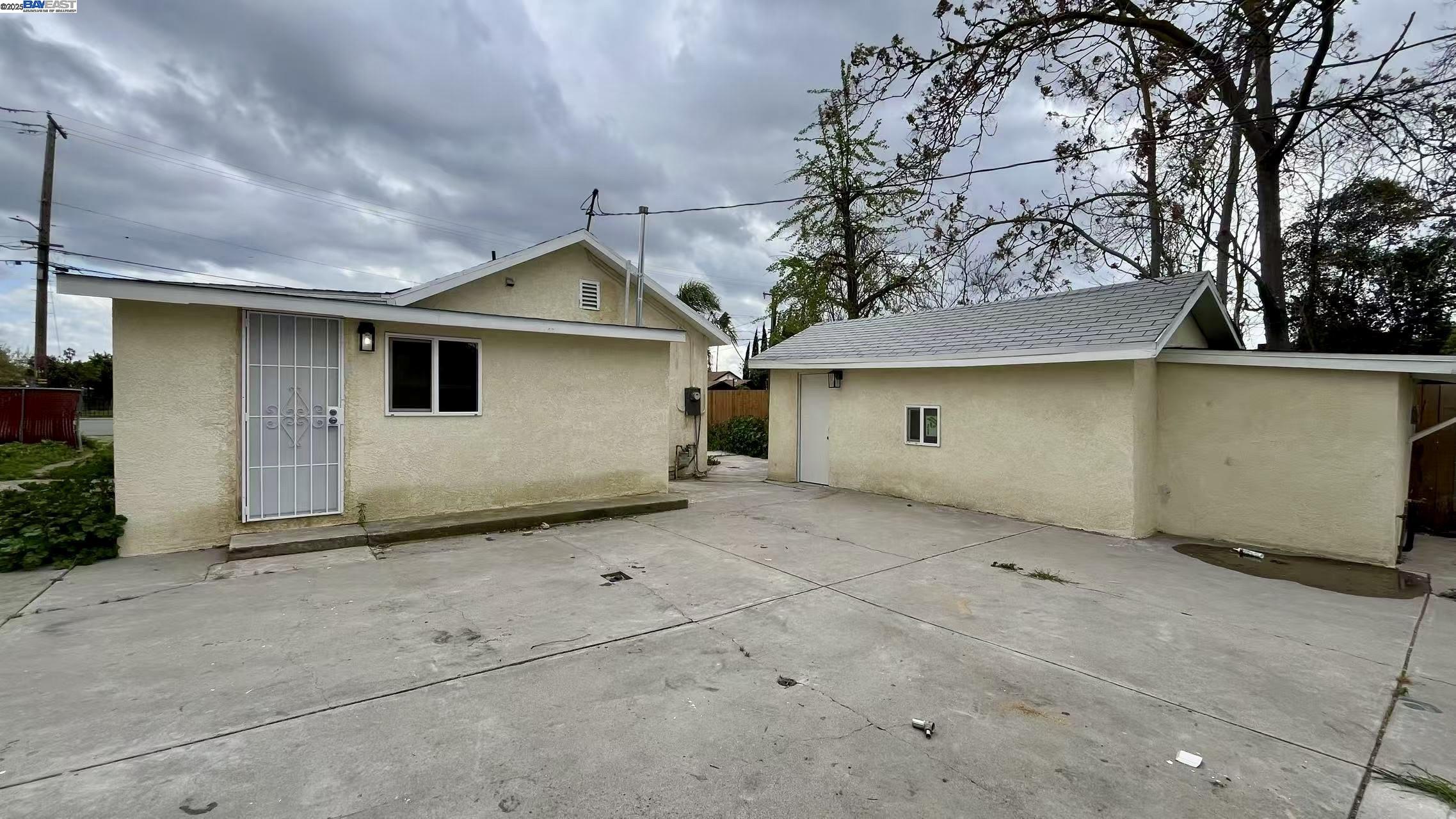 Detail Gallery Image 2 of 24 For 2441 John St, Stockton,  CA 95205 - 1 Beds | 1 Baths