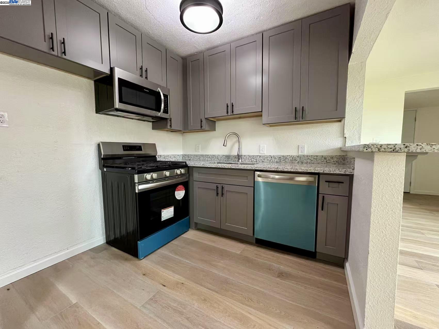 Detail Gallery Image 12 of 24 For 2441 John St, Stockton,  CA 95205 - 1 Beds | 1 Baths