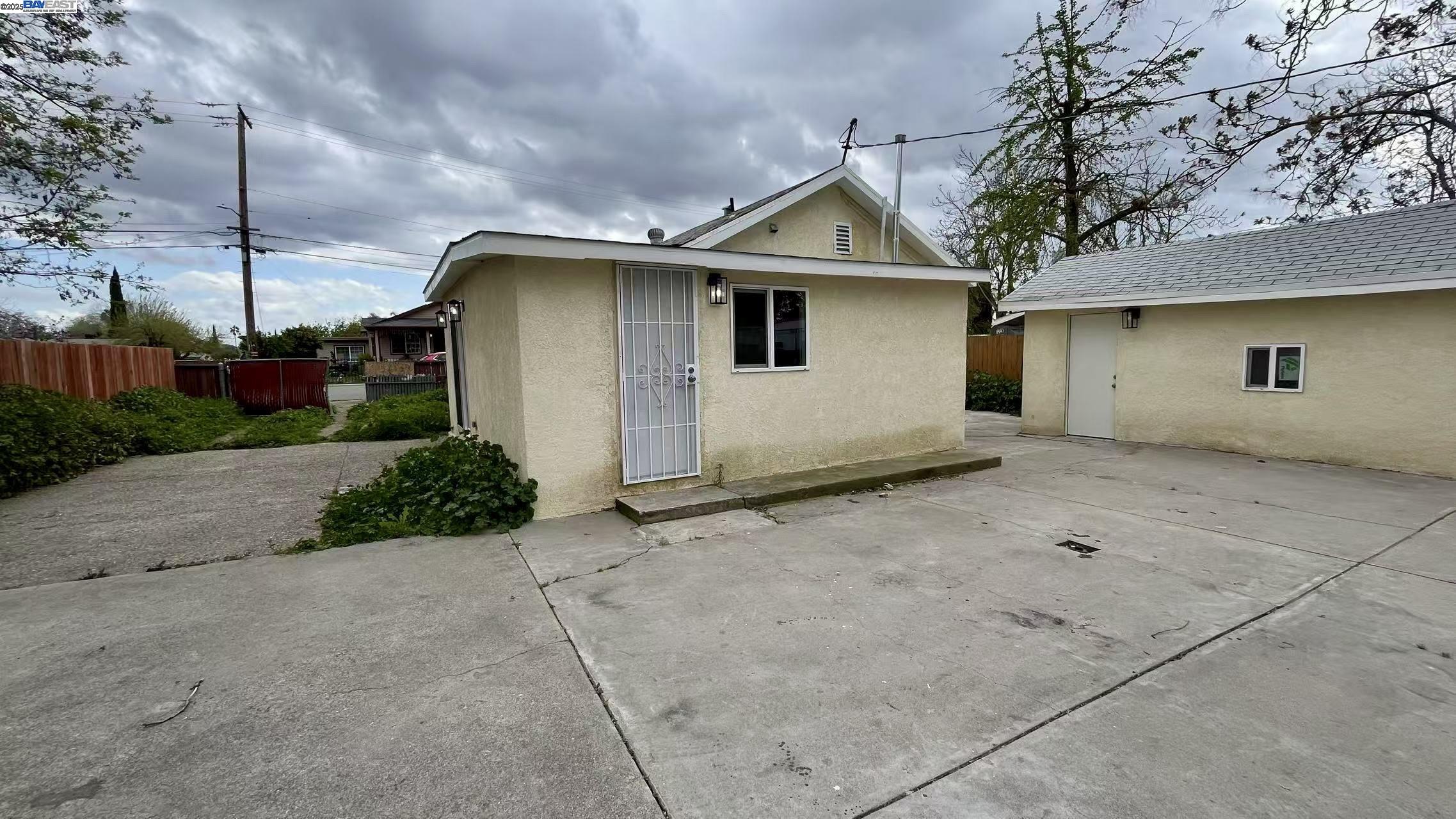 Detail Gallery Image 3 of 24 For 2441 John St, Stockton,  CA 95205 - 1 Beds | 1 Baths