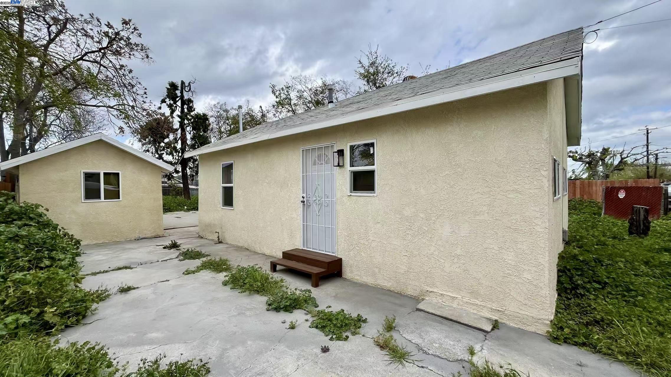 Detail Gallery Image 5 of 24 For 2441 John St, Stockton,  CA 95205 - 1 Beds | 1 Baths