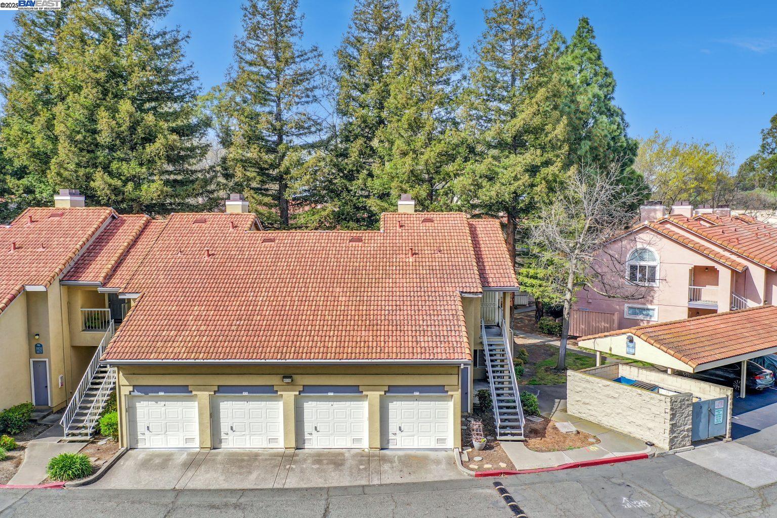 Detail Gallery Image 1 of 37 For 1407 Forest Run, Hercules,  CA 94547 - 2 Beds | 1 Baths