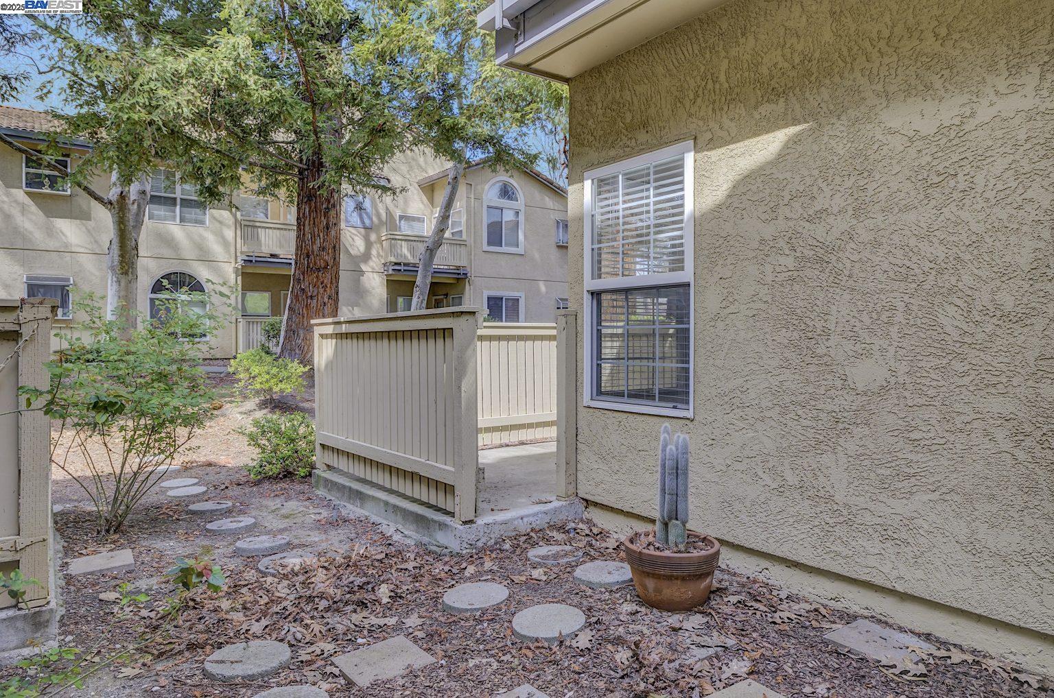 Detail Gallery Image 25 of 37 For 1407 Forest Run, Hercules,  CA 94547 - 2 Beds | 1 Baths