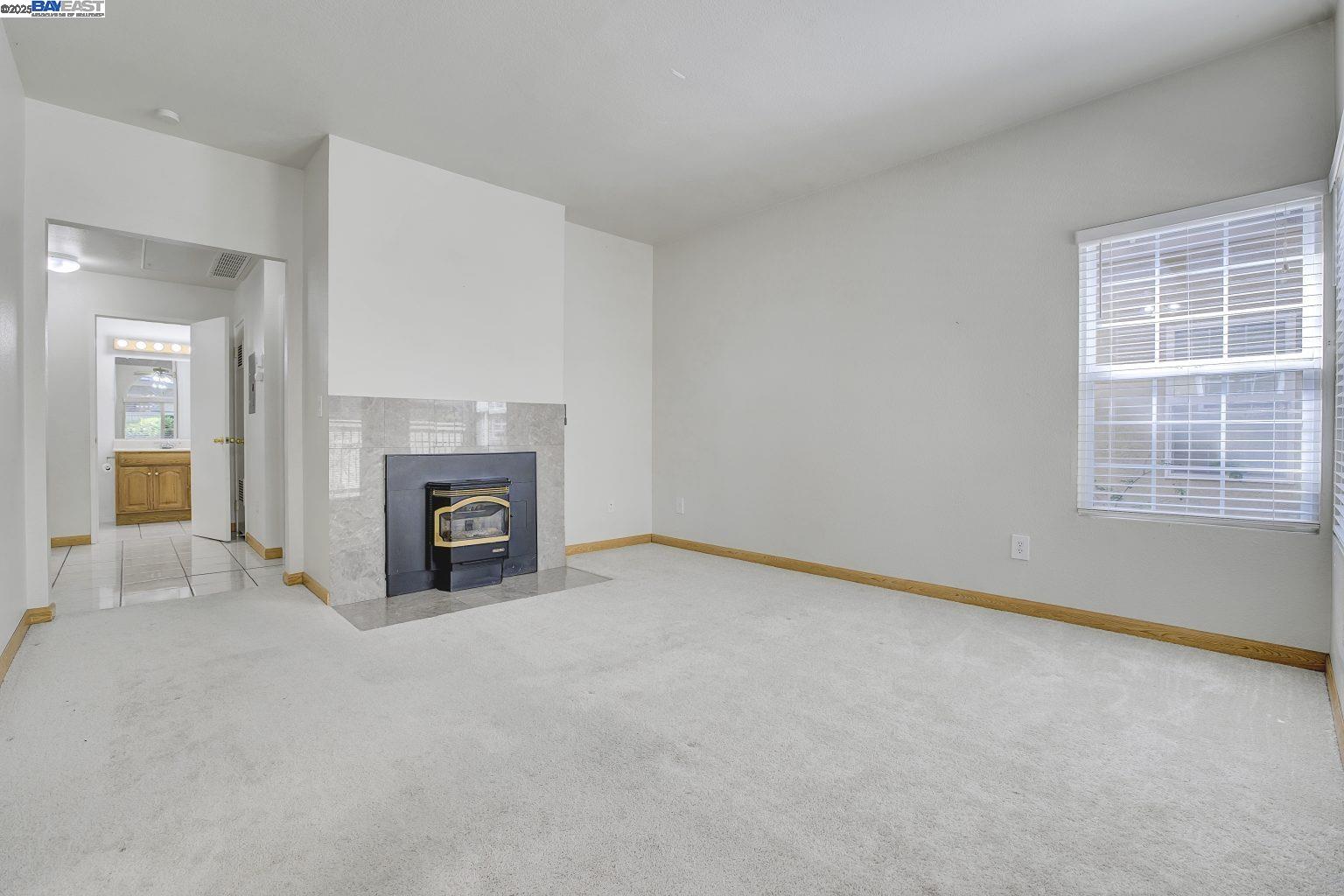 Detail Gallery Image 4 of 37 For 1407 Forest Run, Hercules,  CA 94547 - 2 Beds | 1 Baths