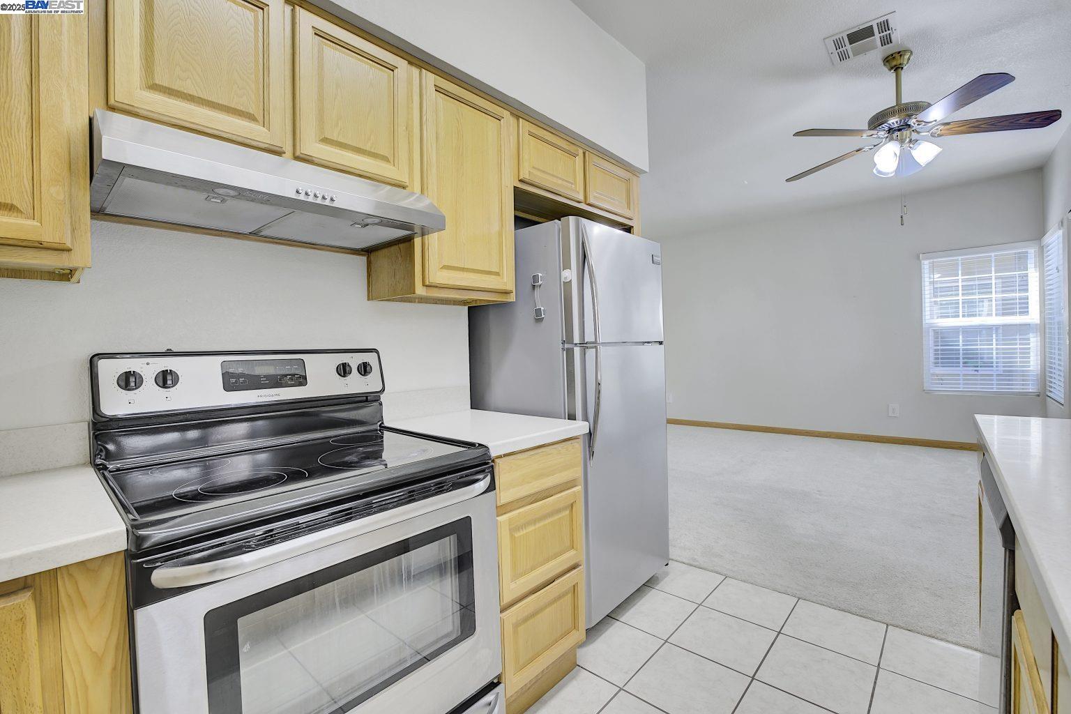 Detail Gallery Image 8 of 37 For 1407 Forest Run, Hercules,  CA 94547 - 2 Beds | 1 Baths