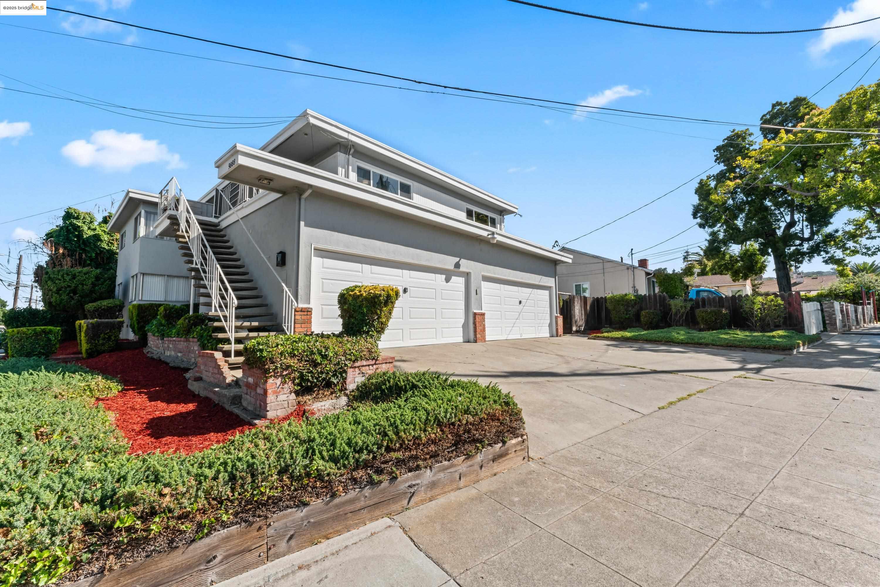 Detail Gallery Image 1 of 1 For 9888 Bancroft Avenue, Oakland,  CA 94603 - – Beds | – Baths