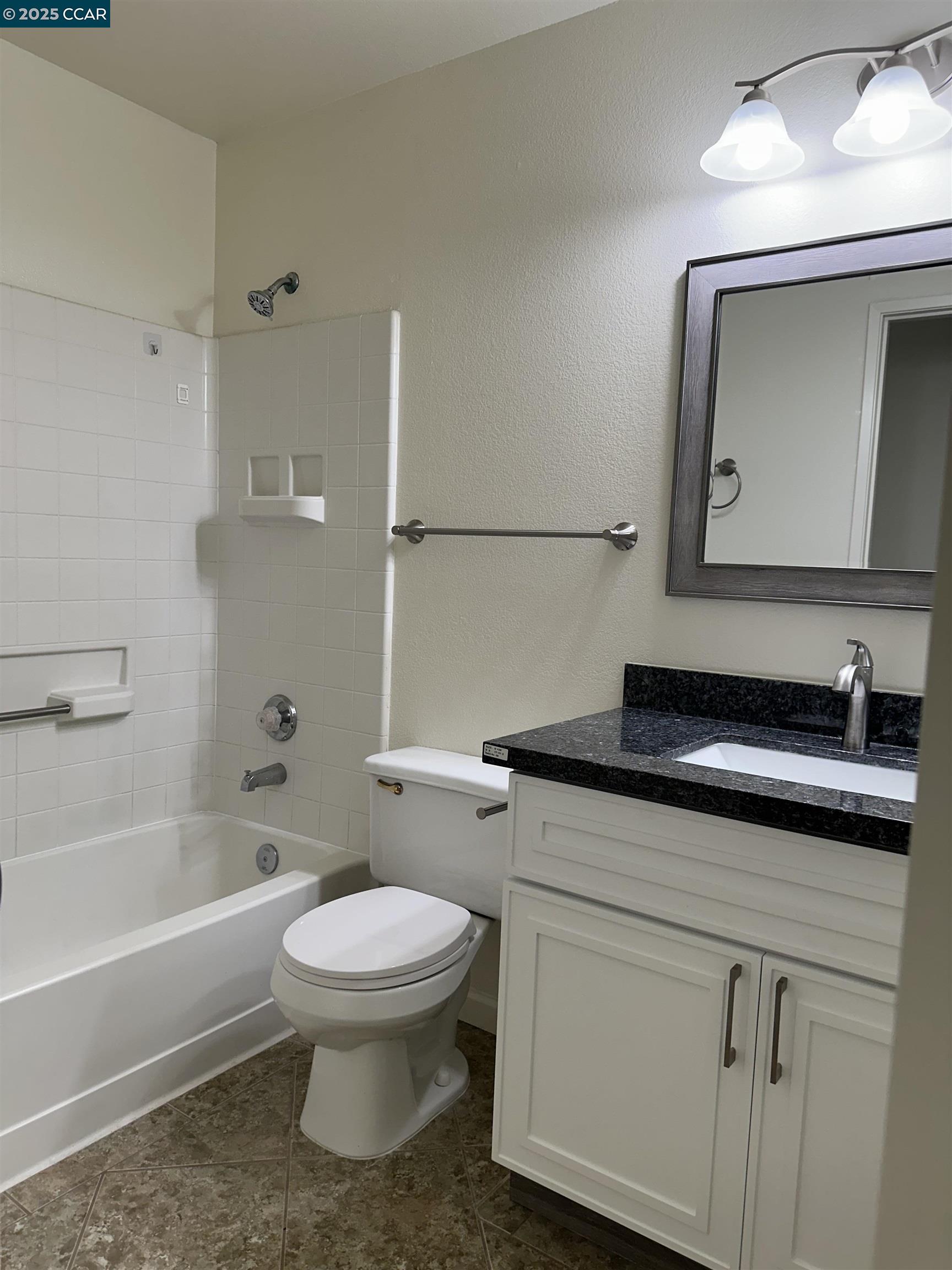 Detail Gallery Image 11 of 16 For 161 Tuscany Ct, Hercules,  CA 94547 - 2 Beds | 2 Baths