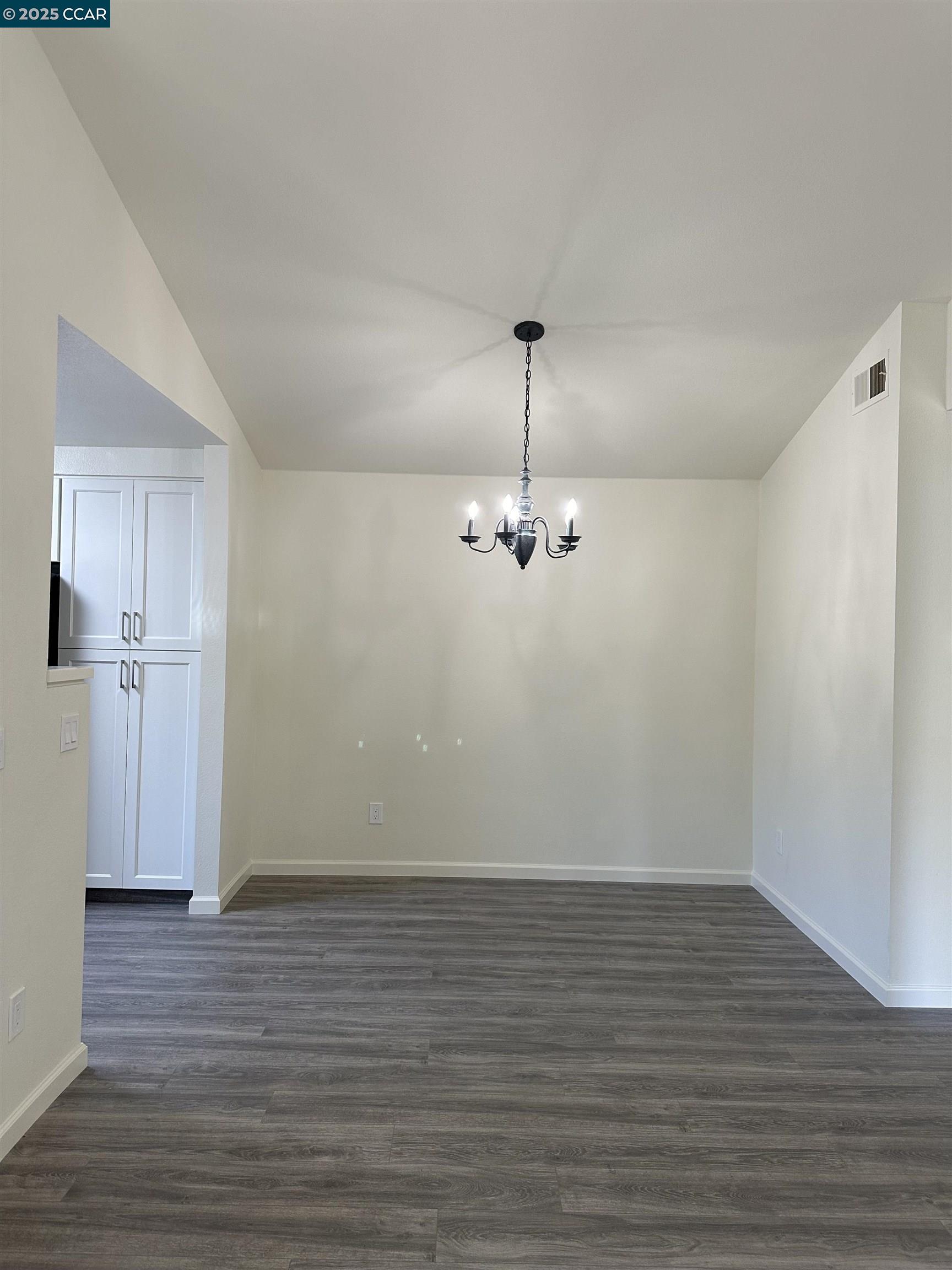 Detail Gallery Image 7 of 16 For 161 Tuscany Ct, Hercules,  CA 94547 - 2 Beds | 2 Baths