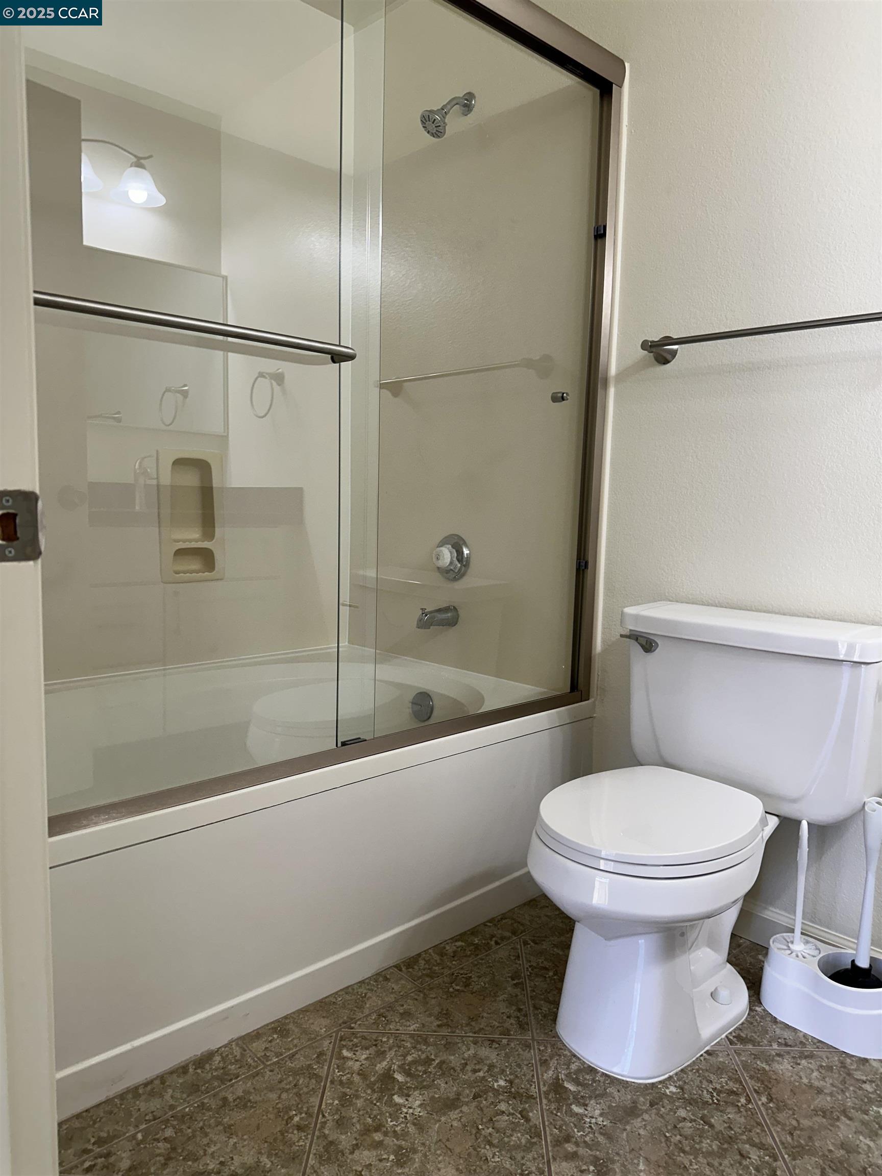 Detail Gallery Image 10 of 16 For 161 Tuscany Ct, Hercules,  CA 94547 - 2 Beds | 2 Baths