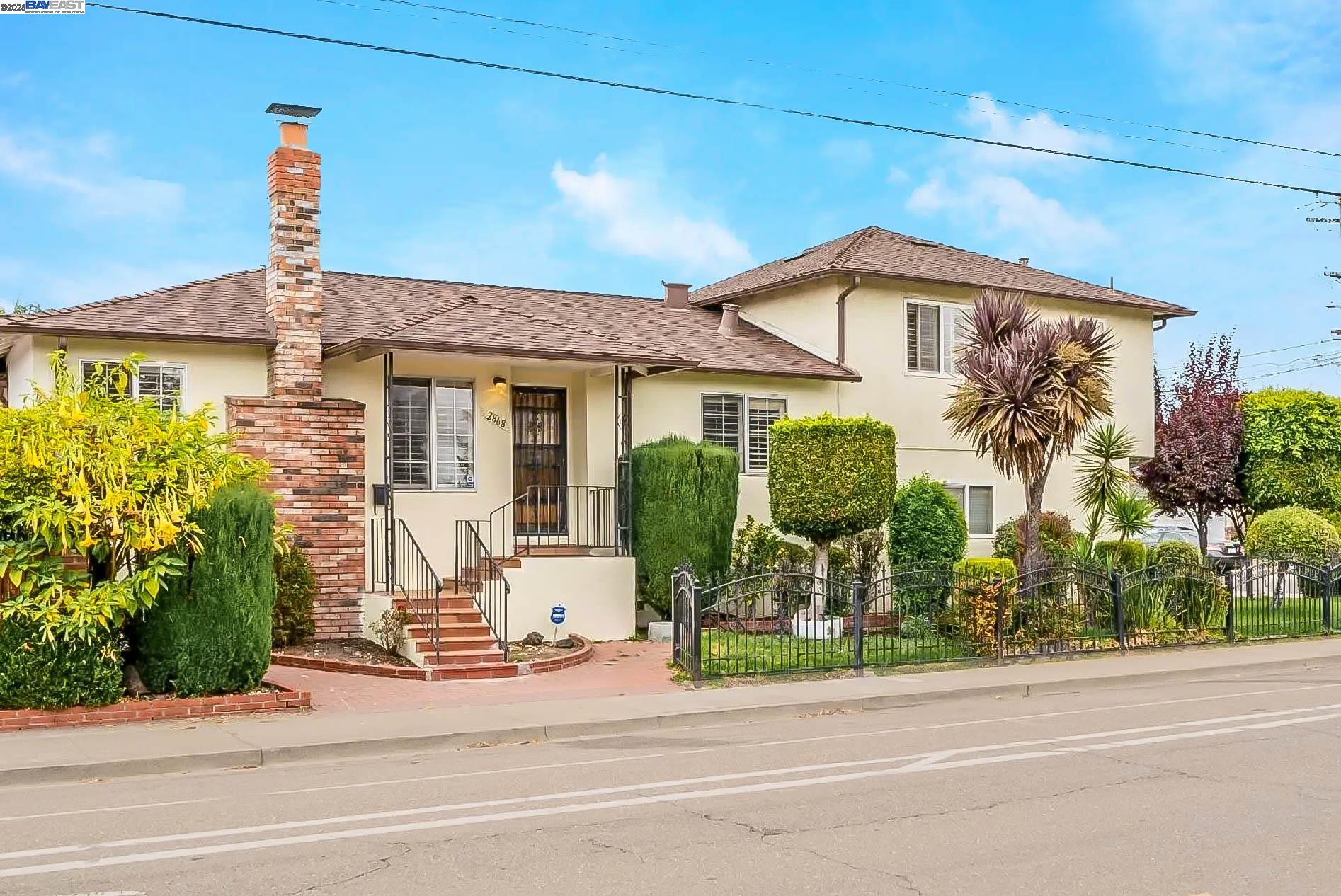 Detail Gallery Image 1 of 1 For 2868 Norbridge Ave, Castro Valley,  CA 94546 - 3 Beds | 2 Baths