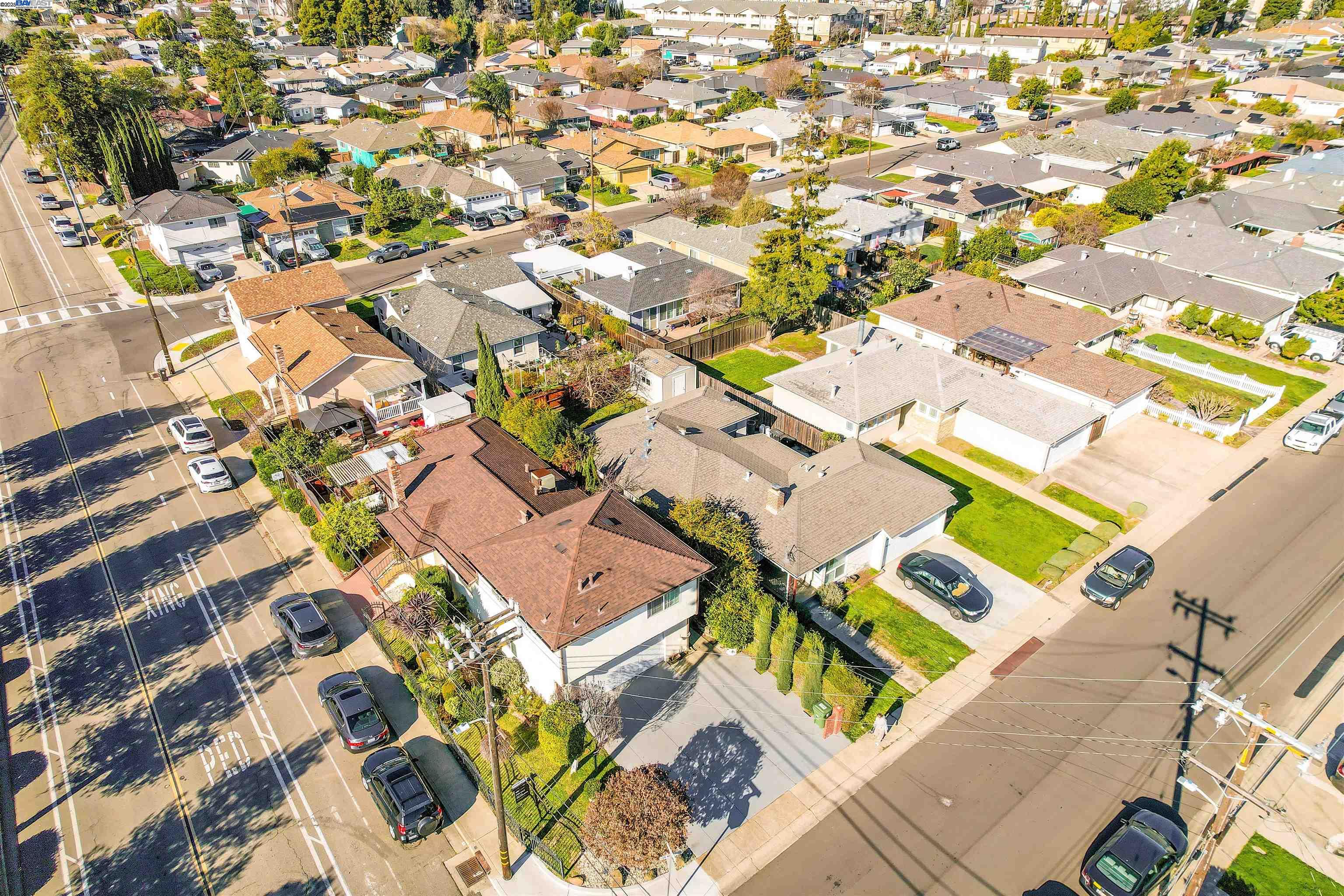 Detail Gallery Image 2 of 33 For 2868 Norbridge Ave, Castro Valley,  CA 94546 - 3 Beds | 2 Baths