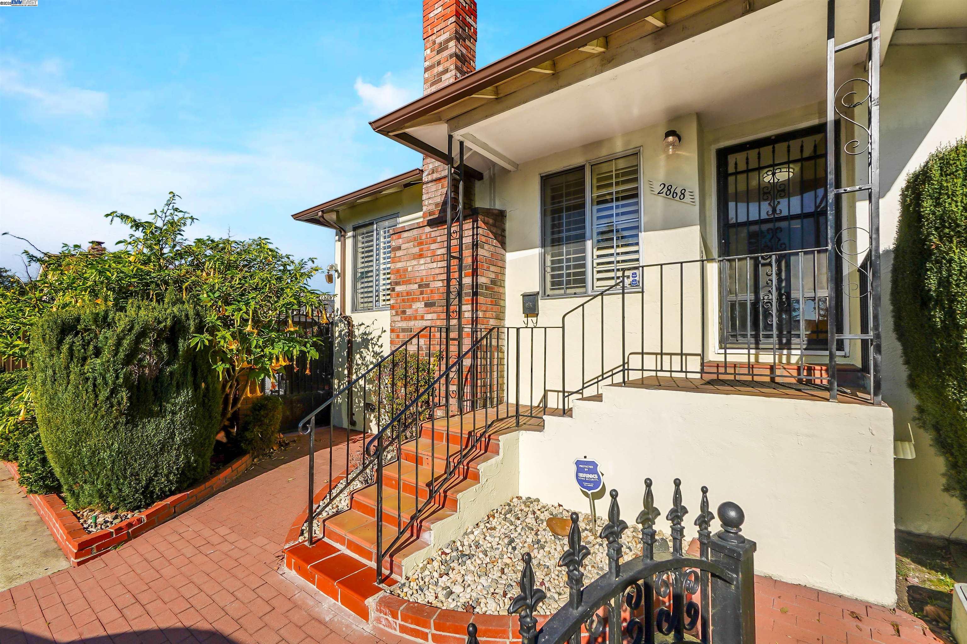 Detail Gallery Image 5 of 33 For 2868 Norbridge Ave, Castro Valley,  CA 94546 - 3 Beds | 2 Baths