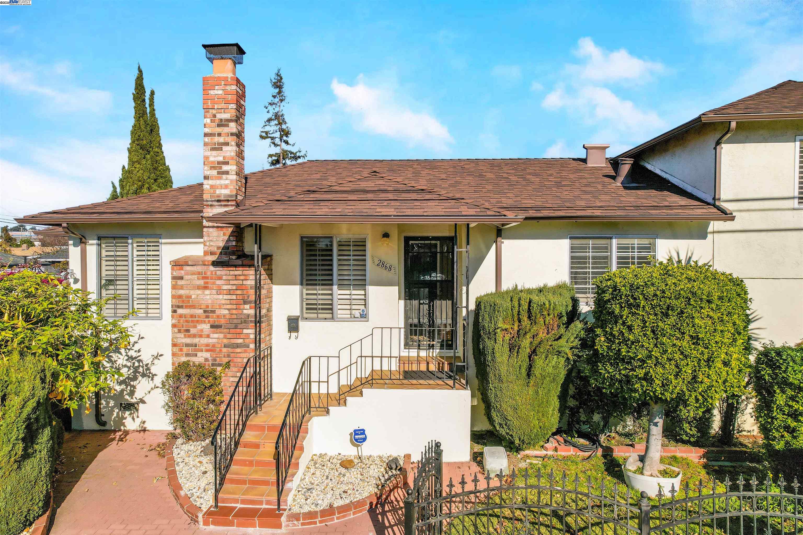 Detail Gallery Image 6 of 33 For 2868 Norbridge Ave, Castro Valley,  CA 94546 - 3 Beds | 2 Baths
