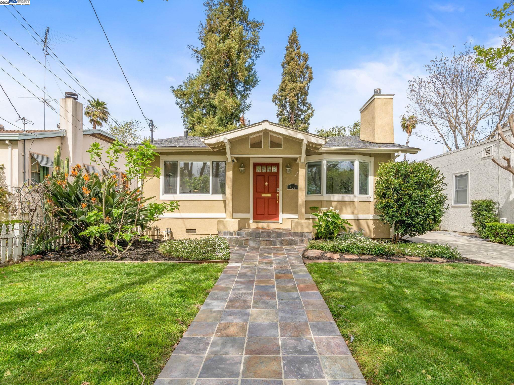 Detail Gallery Image 1 of 29 For 439 Snyder Ave, San Jose,  CA 95125 - 3 Beds | 2 Baths