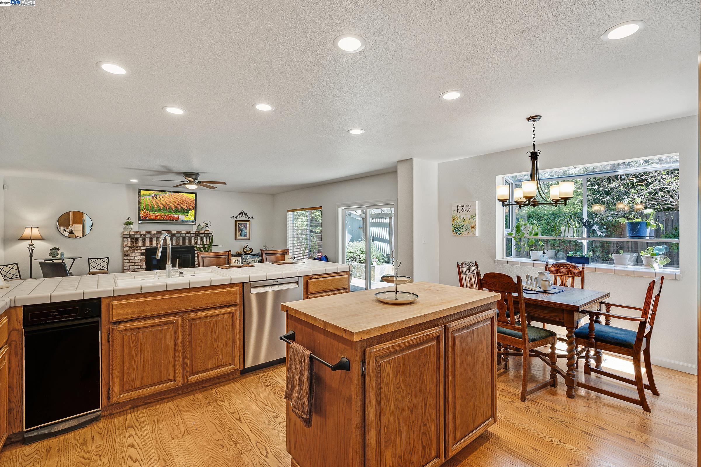 Detail Gallery Image 18 of 57 For 2867 Sanderling Drive, Fremont,  CA 94555 - 4 Beds | 3 Baths
