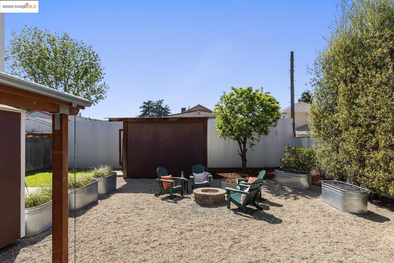 Detail Gallery Image 13 of 38 For 1730 7th St, Berkeley,  CA 94710 - 2 Beds | 1/1 Baths