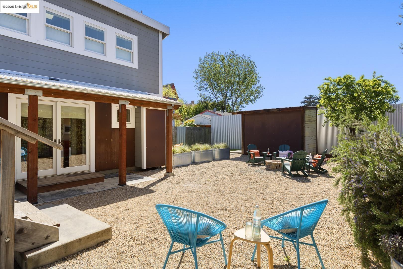 Detail Gallery Image 14 of 38 For 1730 7th St, Berkeley,  CA 94710 - 2 Beds | 1/1 Baths