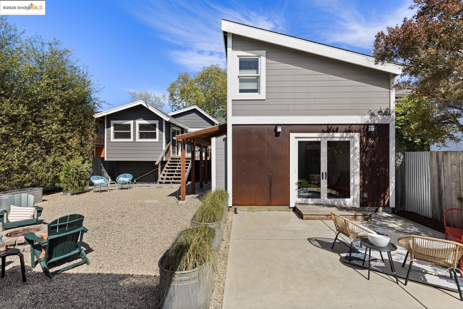 Detail Gallery Image 15 of 38 For 1730 7th St, Berkeley,  CA 94710 - 2 Beds | 1/1 Baths
