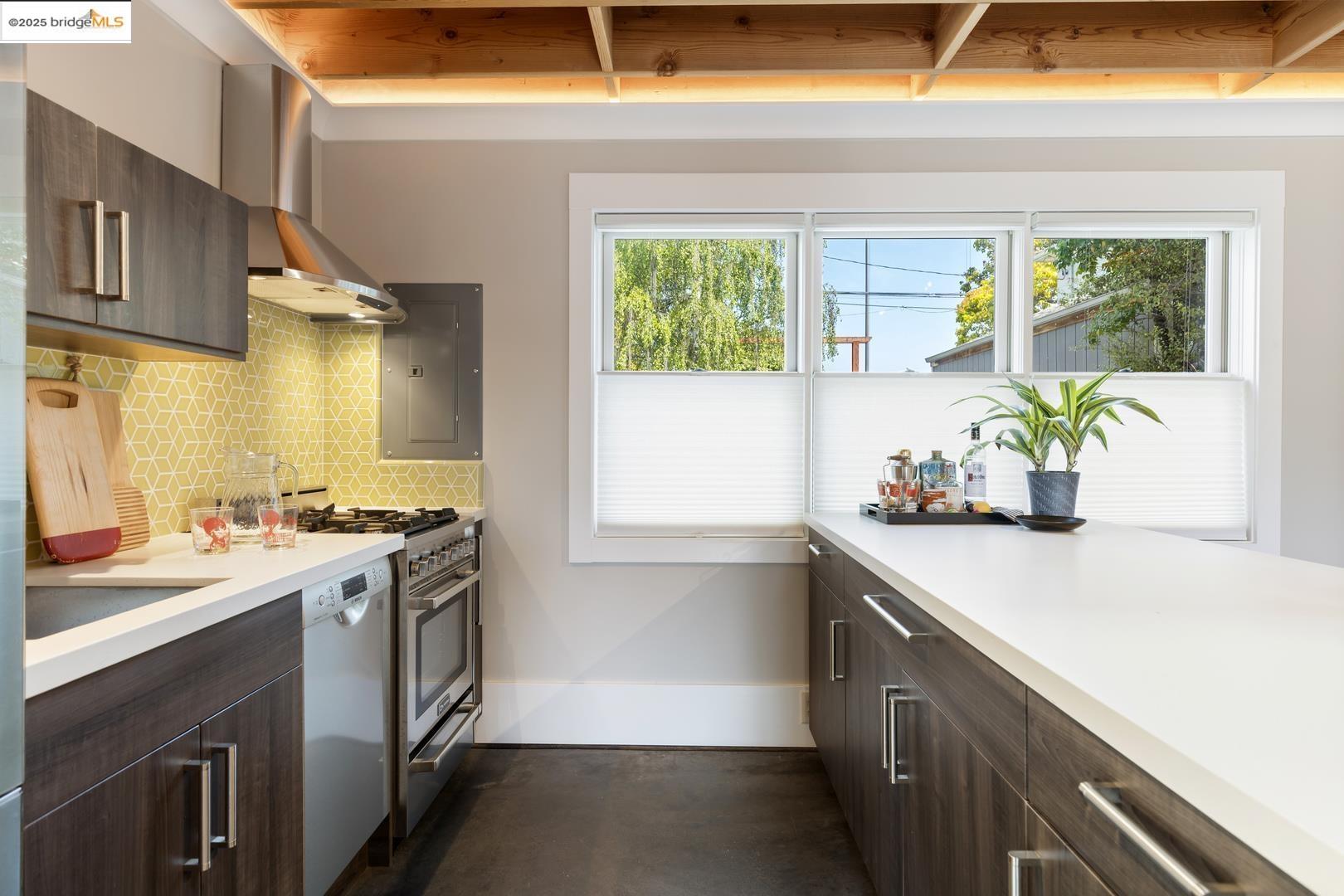 Detail Gallery Image 22 of 38 For 1730 7th St, Berkeley,  CA 94710 - 2 Beds | 1/1 Baths