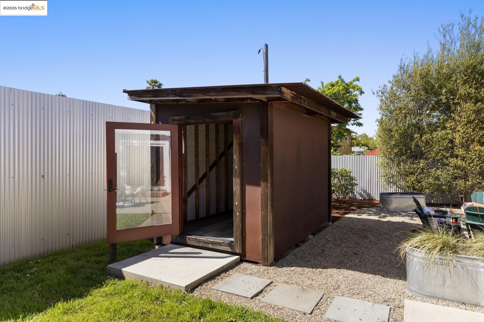 Detail Gallery Image 32 of 38 For 1730 7th St, Berkeley,  CA 94710 - 2 Beds | 1/1 Baths