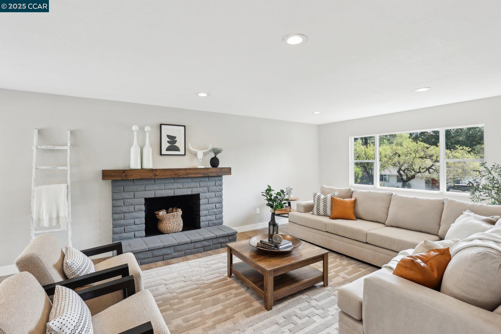 Detail Gallery Image 19 of 60 For 211 Corliss Dr, Moraga,  CA 94556 - 5 Beds | 2/1 Baths