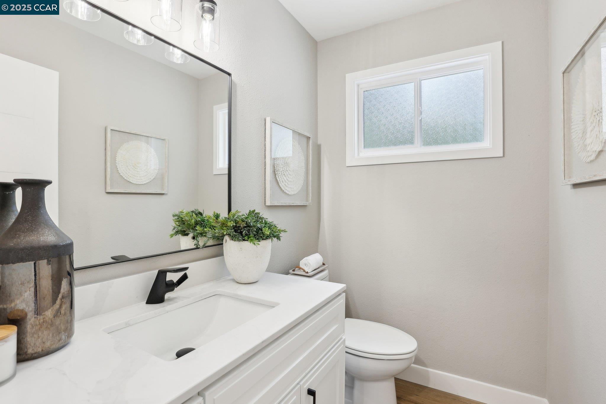Detail Gallery Image 22 of 60 For 211 Corliss Dr, Moraga,  CA 94556 - 5 Beds | 2/1 Baths