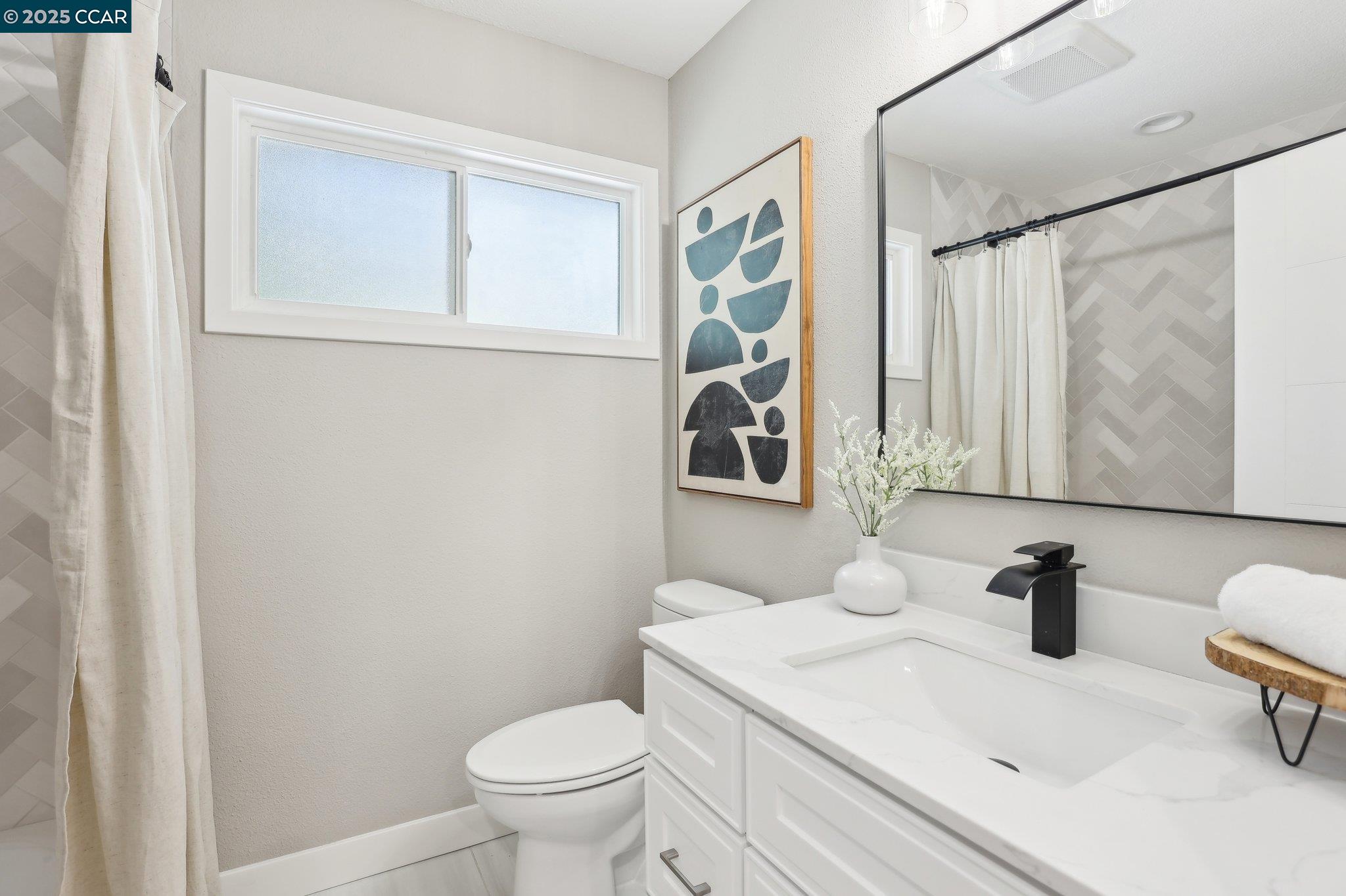 Detail Gallery Image 29 of 60 For 211 Corliss Dr, Moraga,  CA 94556 - 5 Beds | 2/1 Baths