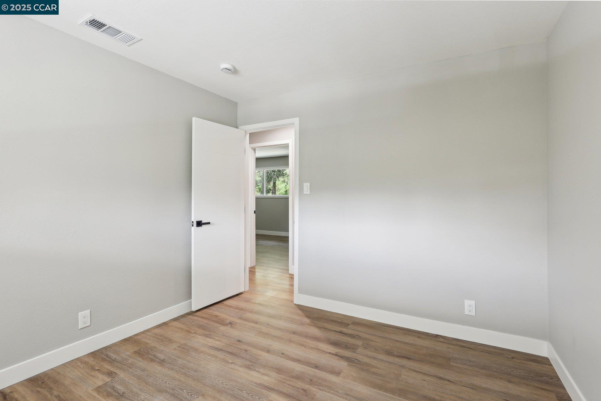 Detail Gallery Image 31 of 60 For 211 Corliss Dr, Moraga,  CA 94556 - 5 Beds | 2/1 Baths