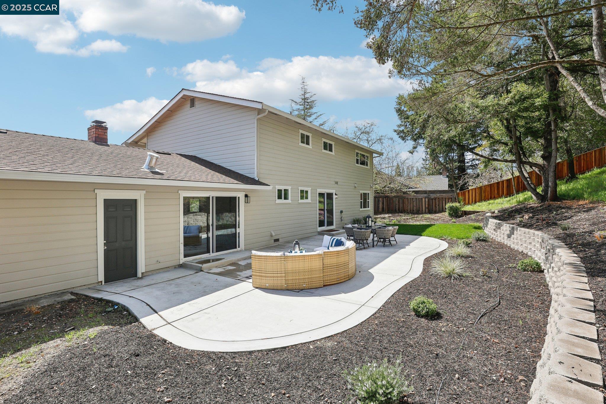 Detail Gallery Image 37 of 60 For 211 Corliss Dr, Moraga,  CA 94556 - 5 Beds | 2/1 Baths