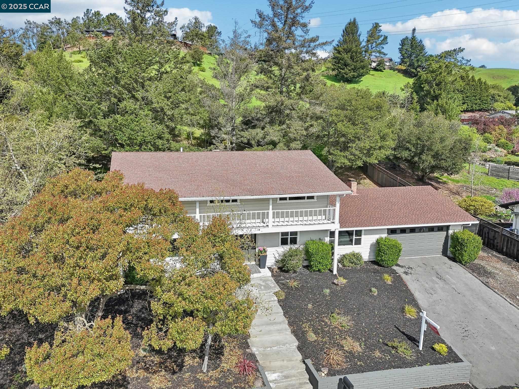 Detail Gallery Image 42 of 60 For 211 Corliss Dr, Moraga,  CA 94556 - 5 Beds | 2/1 Baths