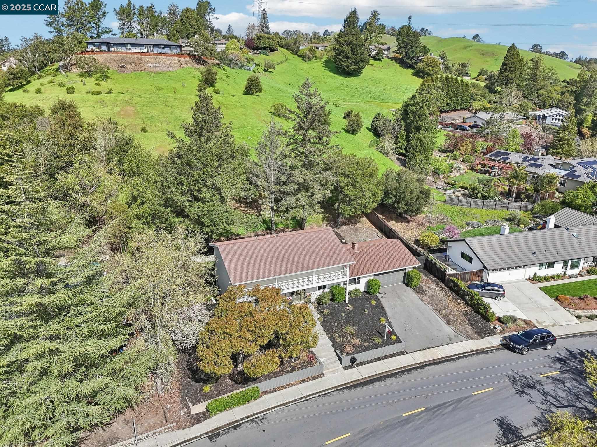 Detail Gallery Image 48 of 60 For 211 Corliss Dr, Moraga,  CA 94556 - 5 Beds | 2/1 Baths