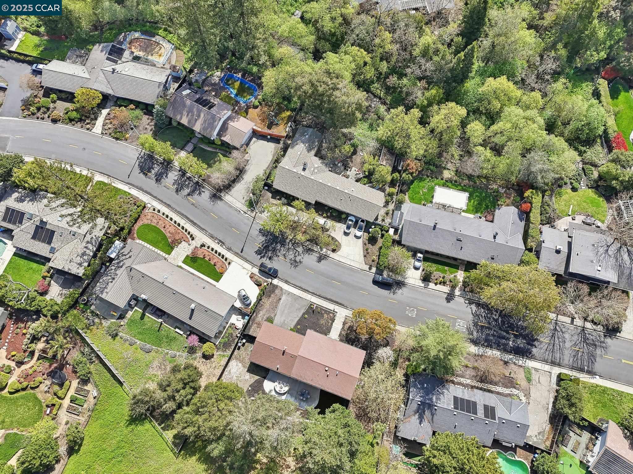 Detail Gallery Image 54 of 60 For 211 Corliss Dr, Moraga,  CA 94556 - 5 Beds | 2/1 Baths