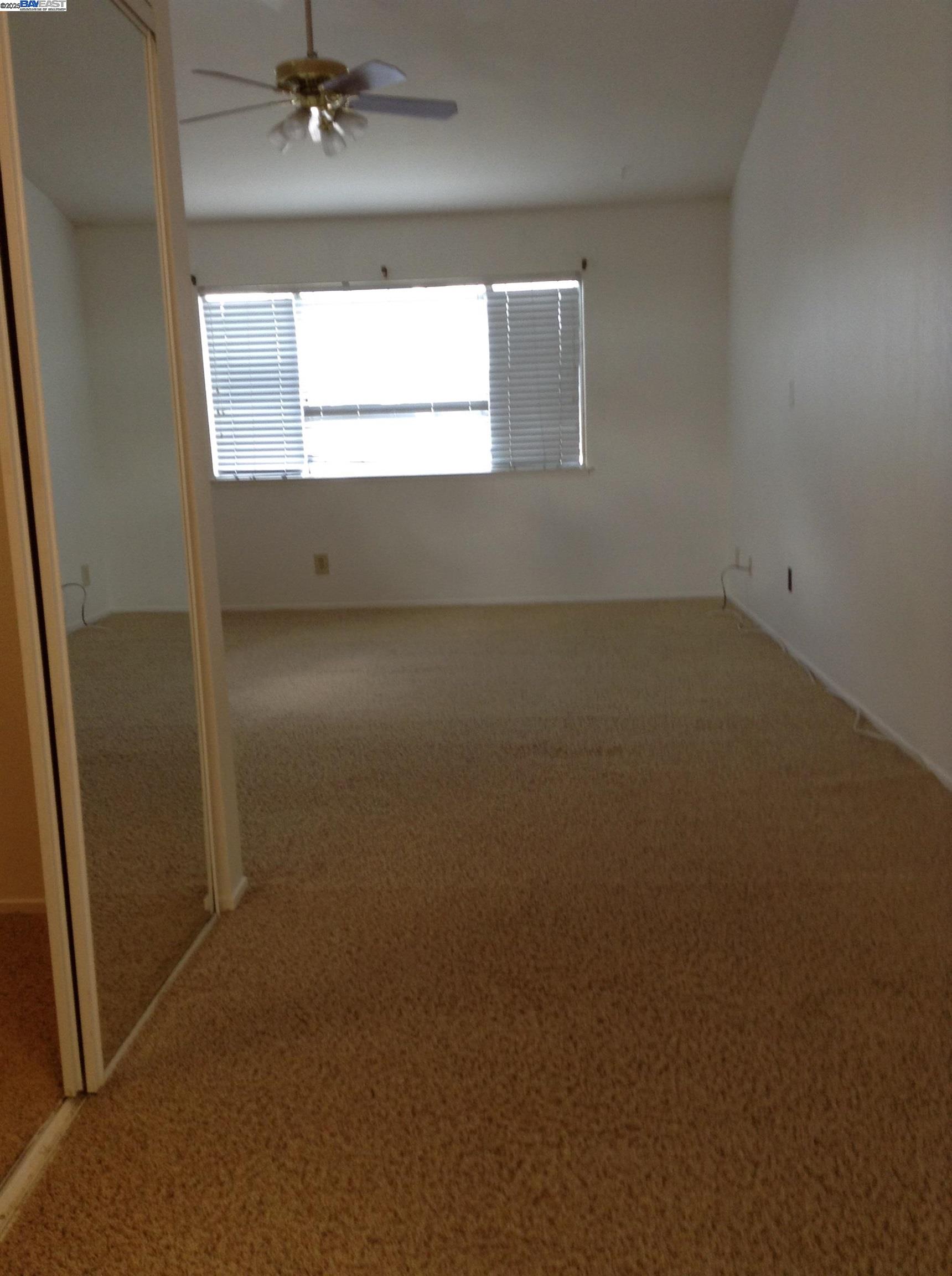 Detail Gallery Image 13 of 35 For 149 Pelican Loop, Pittsburg,  CA 94565 - 3 Beds | 2/1 Baths