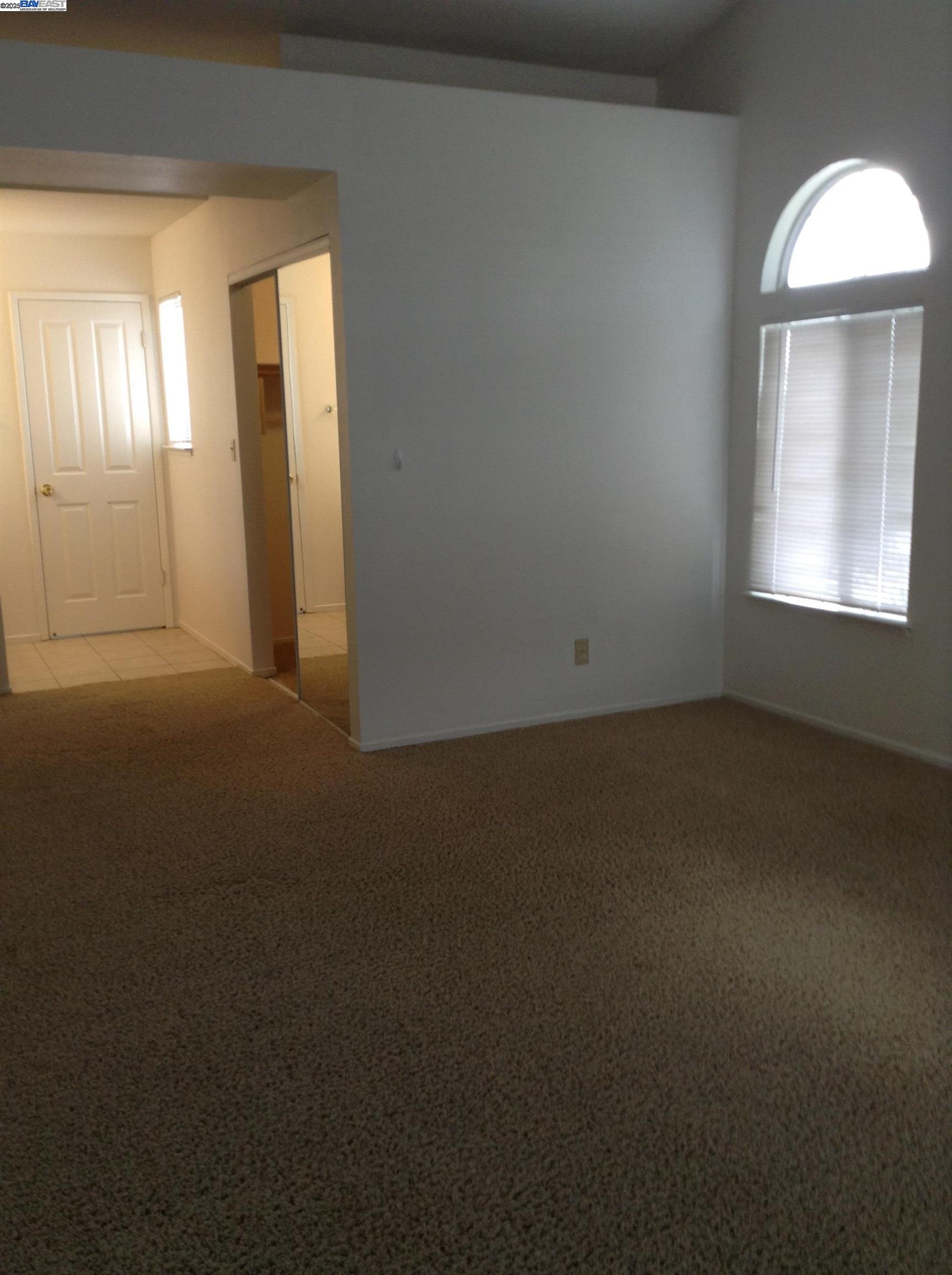 Detail Gallery Image 15 of 35 For 149 Pelican Loop, Pittsburg,  CA 94565 - 3 Beds | 2/1 Baths