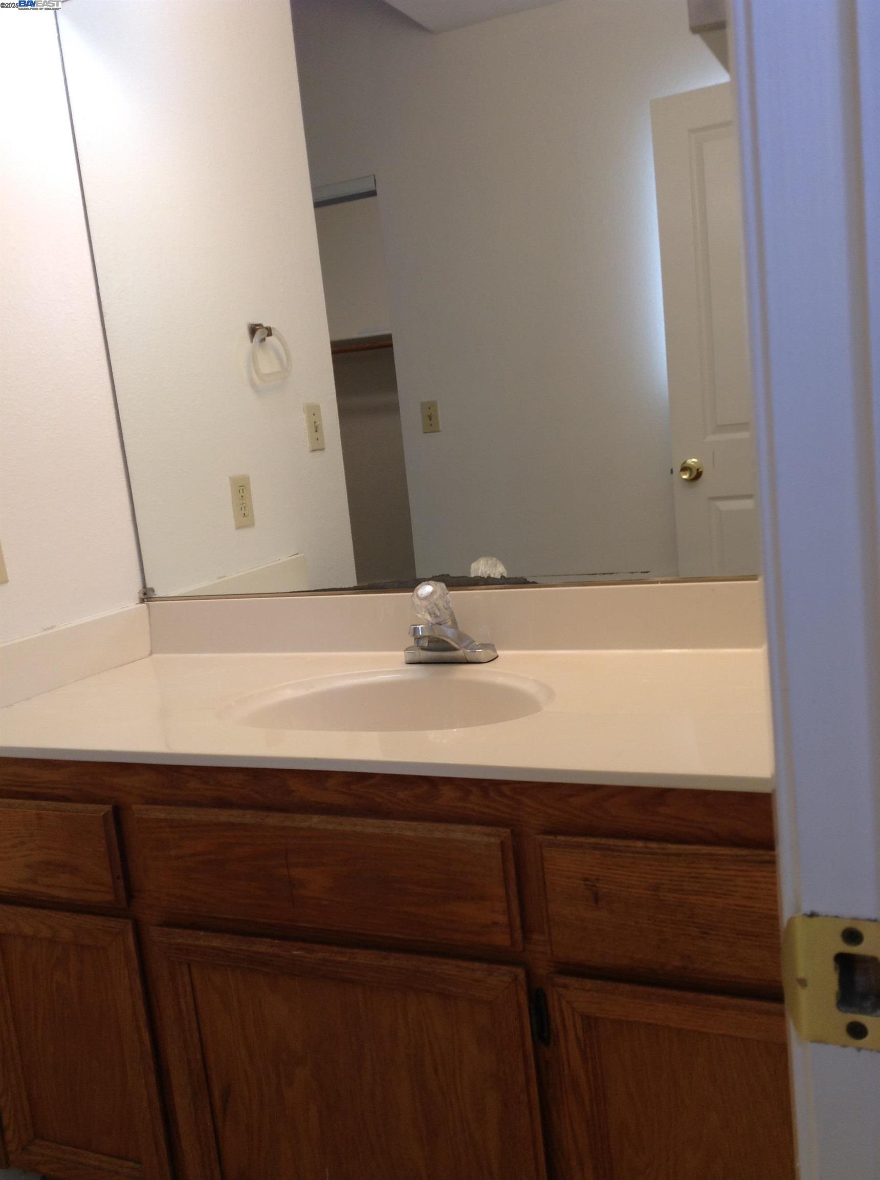 Detail Gallery Image 20 of 35 For 149 Pelican Loop, Pittsburg,  CA 94565 - 3 Beds | 2/1 Baths