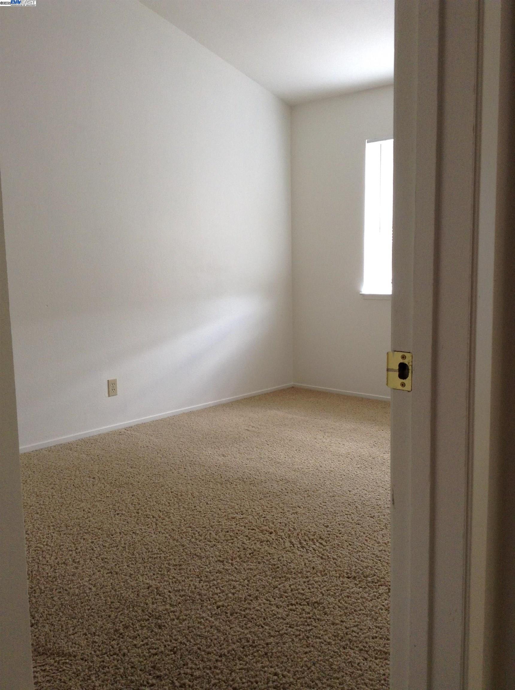 Detail Gallery Image 23 of 35 For 149 Pelican Loop, Pittsburg,  CA 94565 - 3 Beds | 2/1 Baths