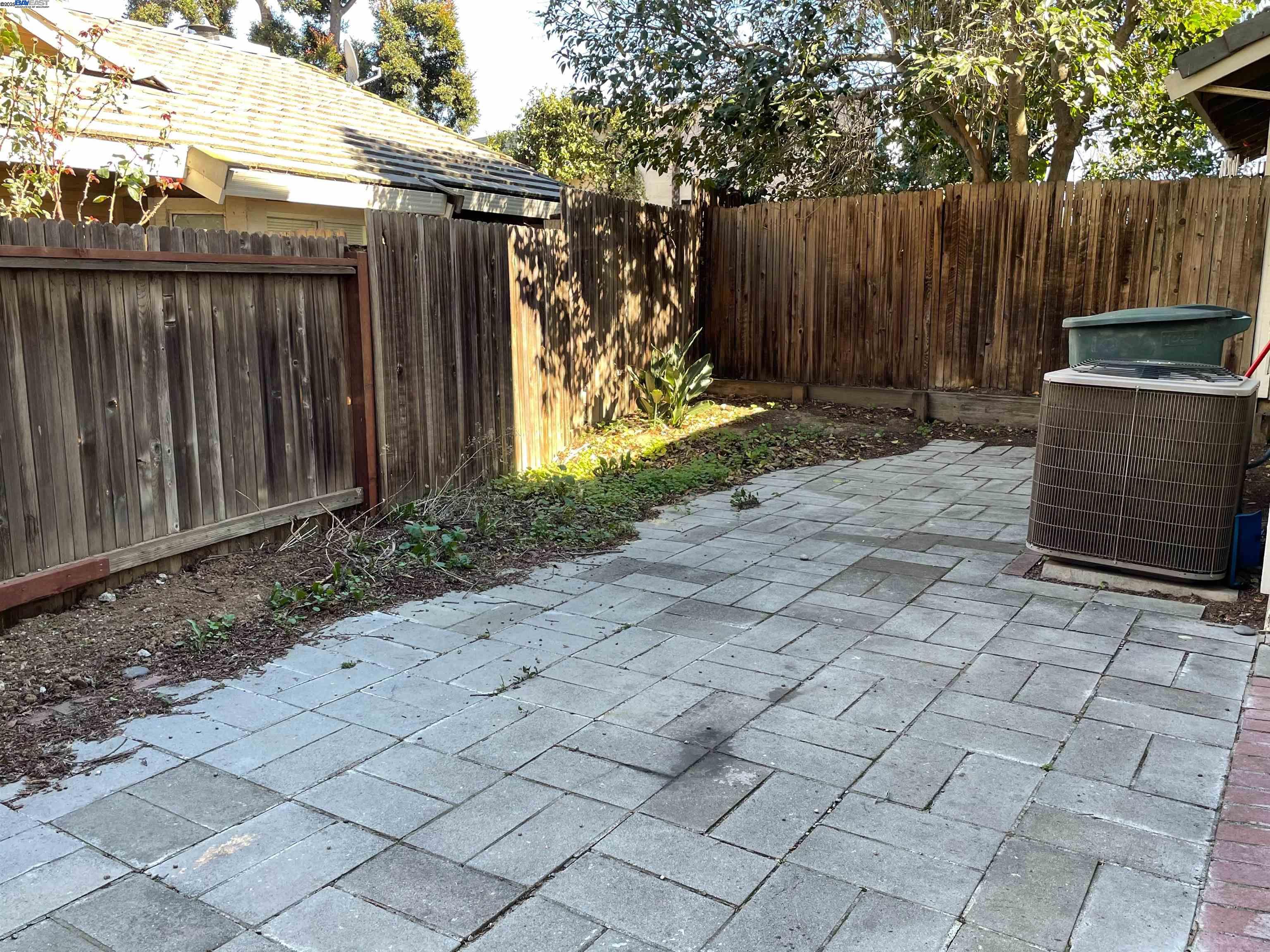 Detail Gallery Image 35 of 35 For 149 Pelican Loop, Pittsburg,  CA 94565 - 3 Beds | 2/1 Baths