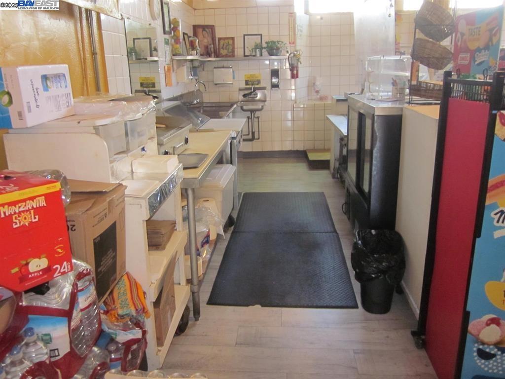 Detail Gallery Image 5 of 14 For 9639 International Blvd, Oakland,  CA 94603 - – Beds | – Baths