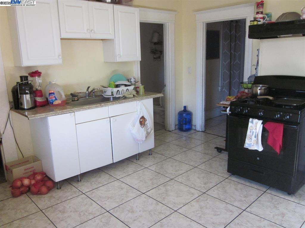 Detail Gallery Image 10 of 14 For 9639 International Blvd, Oakland,  CA 94603 - – Beds | – Baths