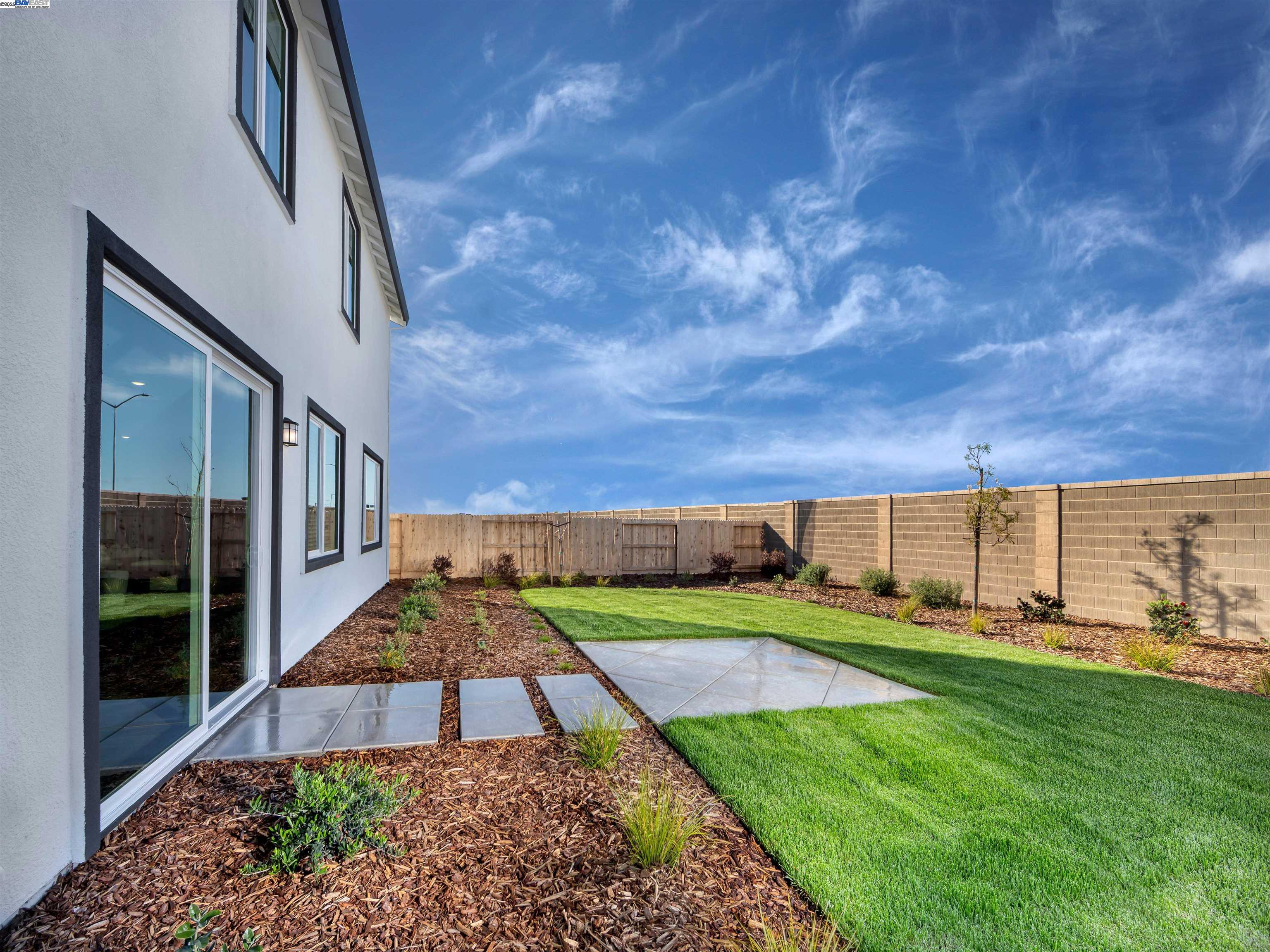 Detail Gallery Image 15 of 16 For 1660 Eagle River Av, Manteca,  CA 95337 - 5 Beds | 3/1 Baths