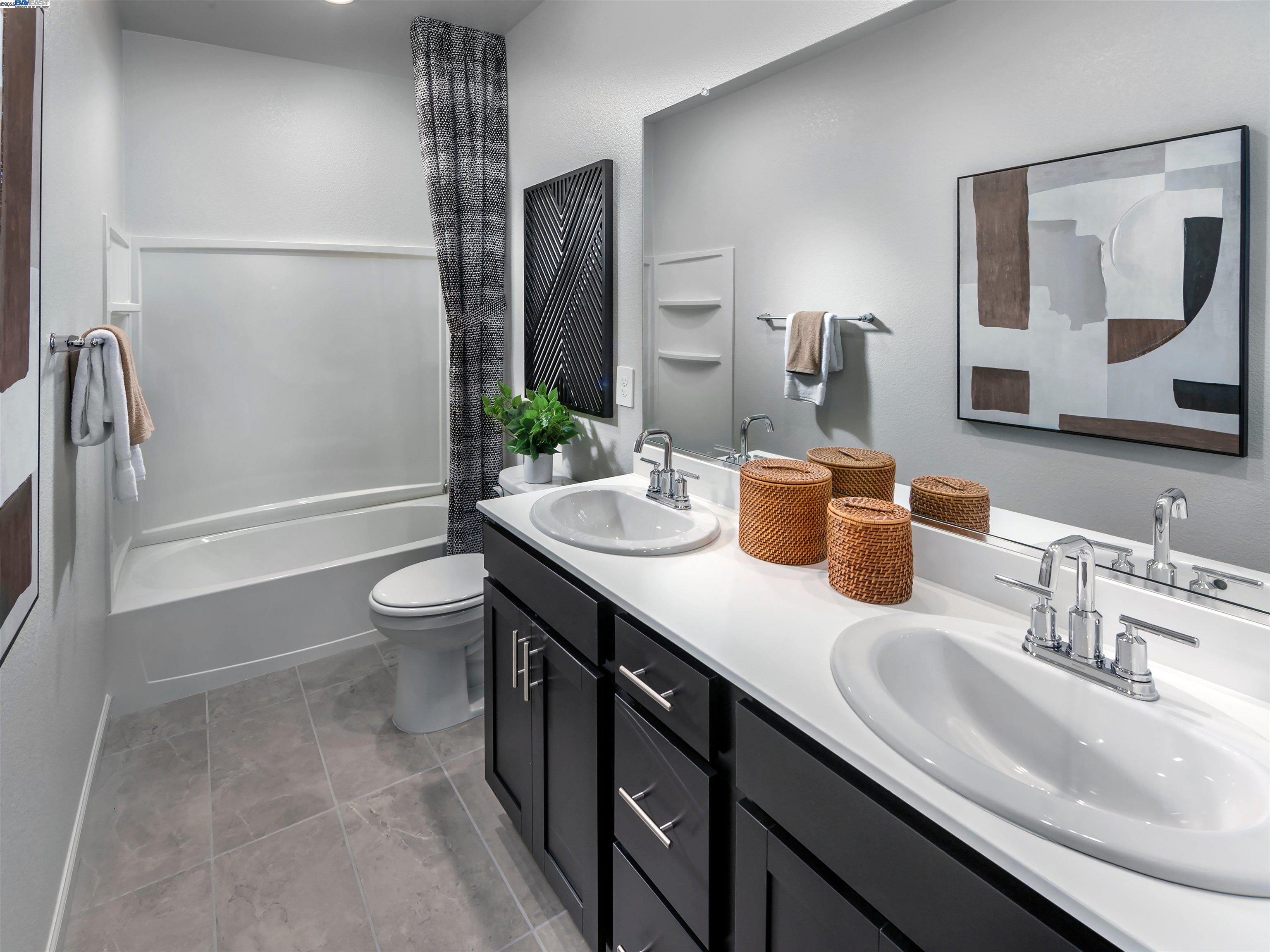 Detail Gallery Image 9 of 16 For 1660 Eagle River Av, Manteca,  CA 95337 - 5 Beds | 3/1 Baths