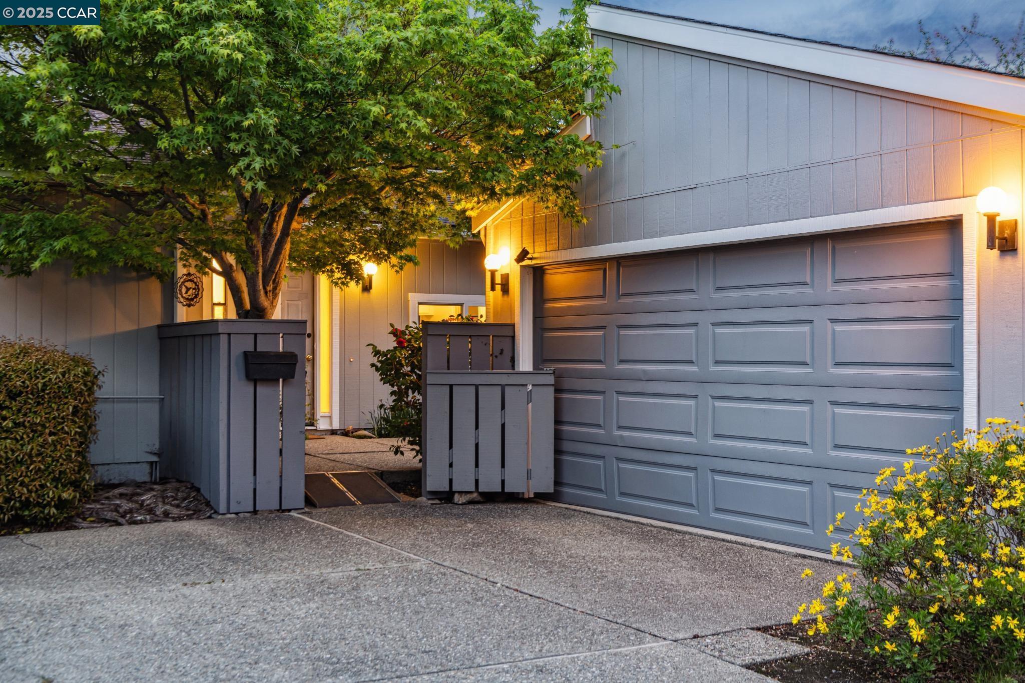 Detail Gallery Image 1 of 1 For 1933 Ascot Drive, Moraga,  CA 94556 - 3 Beds | 2 Baths