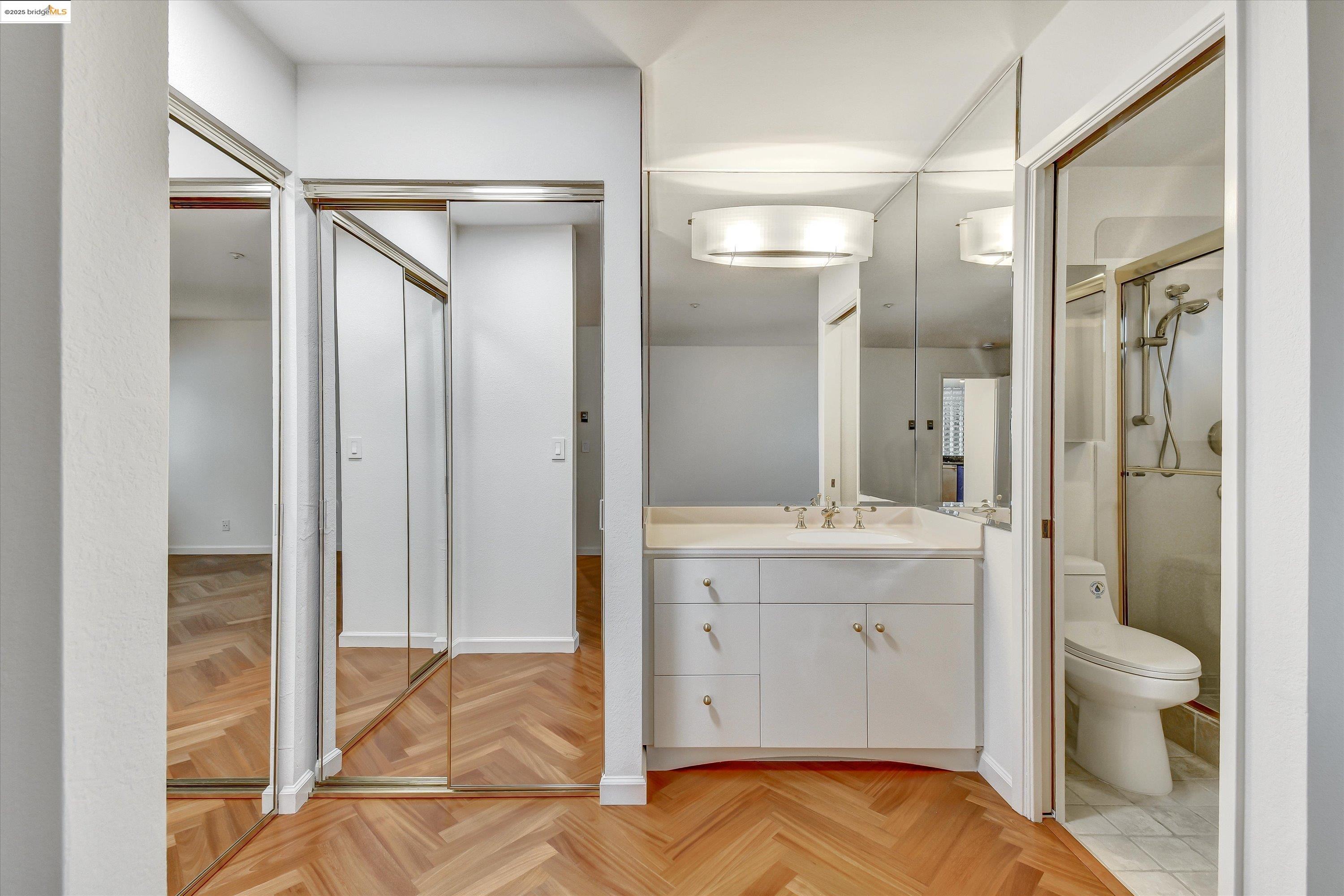 Detail Gallery Image 11 of 42 For 805 Red Leaf Court #805,  San Francisco,  CA 94134 - 3 Beds | 2 Baths