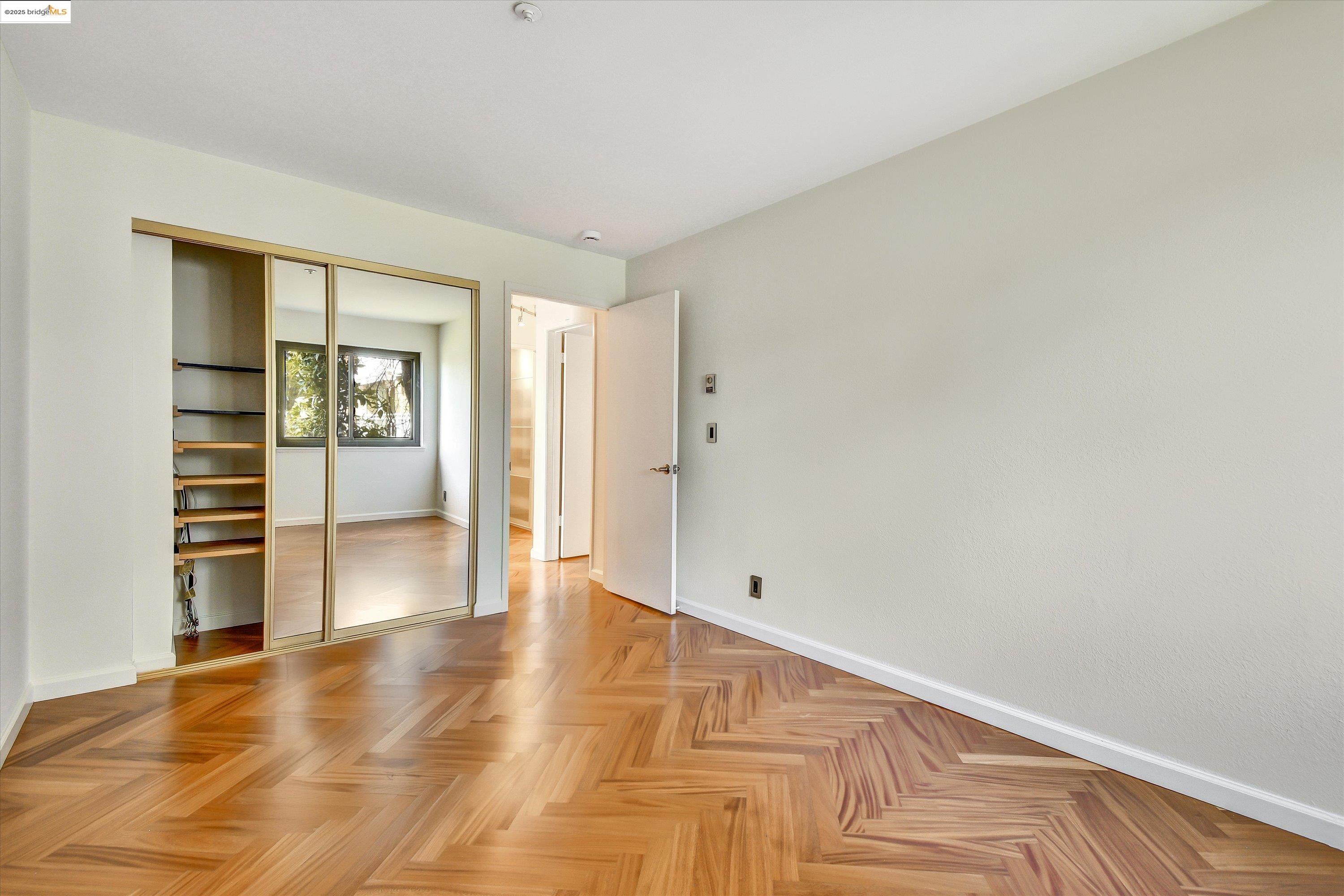 Detail Gallery Image 20 of 42 For 805 Red Leaf Court #805,  San Francisco,  CA 94134 - 3 Beds | 2 Baths