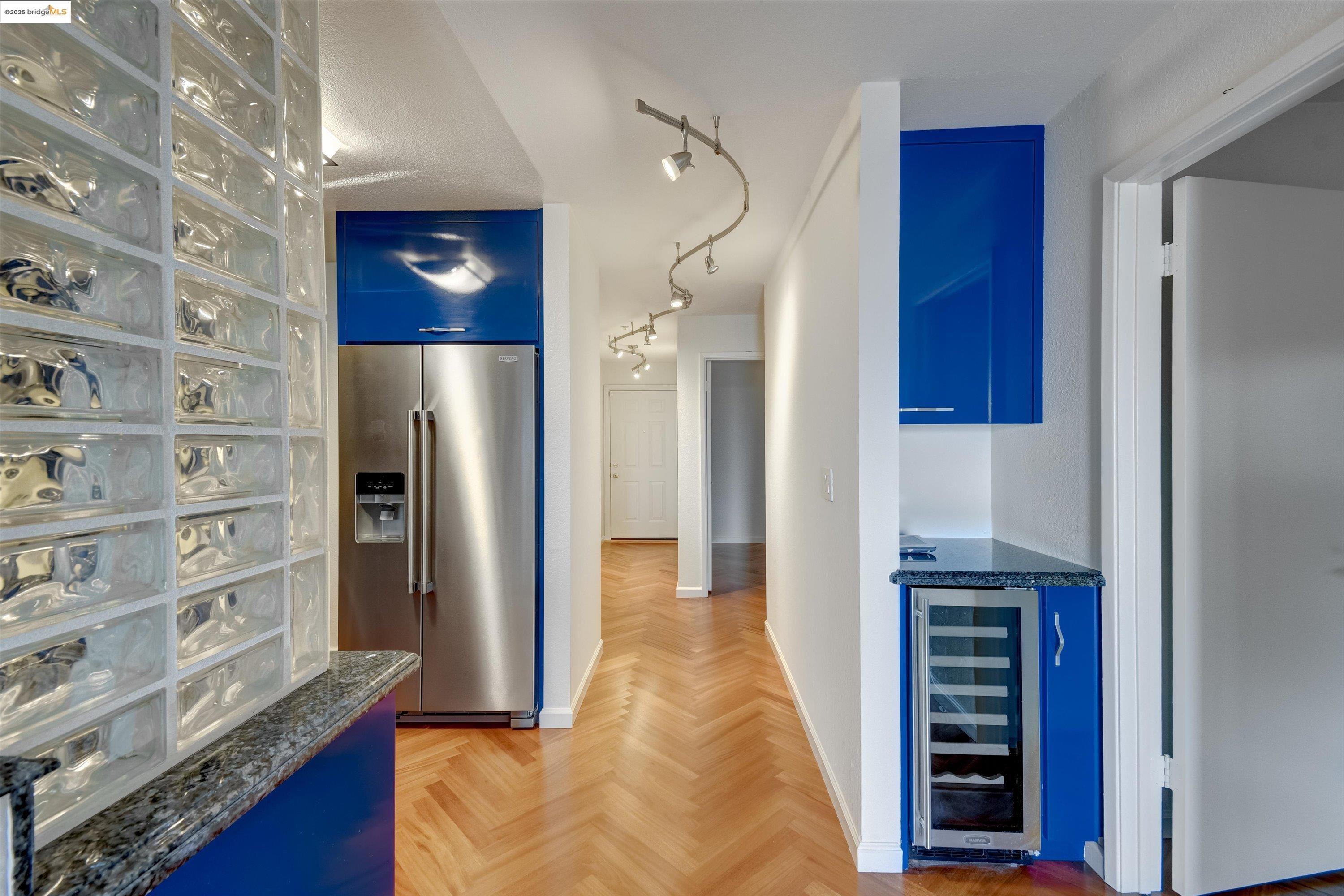Detail Gallery Image 26 of 42 For 805 Red Leaf Court #805,  San Francisco,  CA 94134 - 3 Beds | 2 Baths