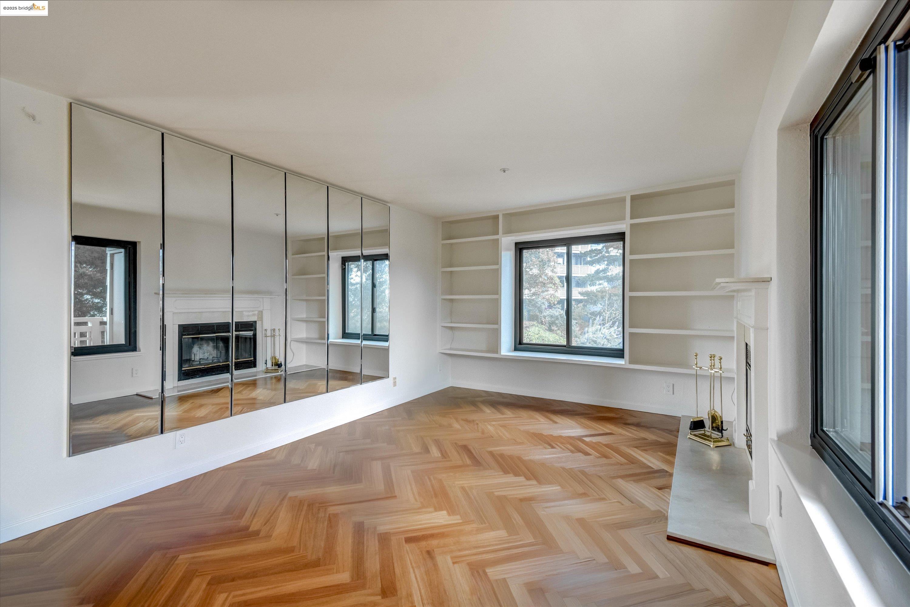 Detail Gallery Image 27 of 42 For 805 Red Leaf Court #805,  San Francisco,  CA 94134 - 3 Beds | 2 Baths
