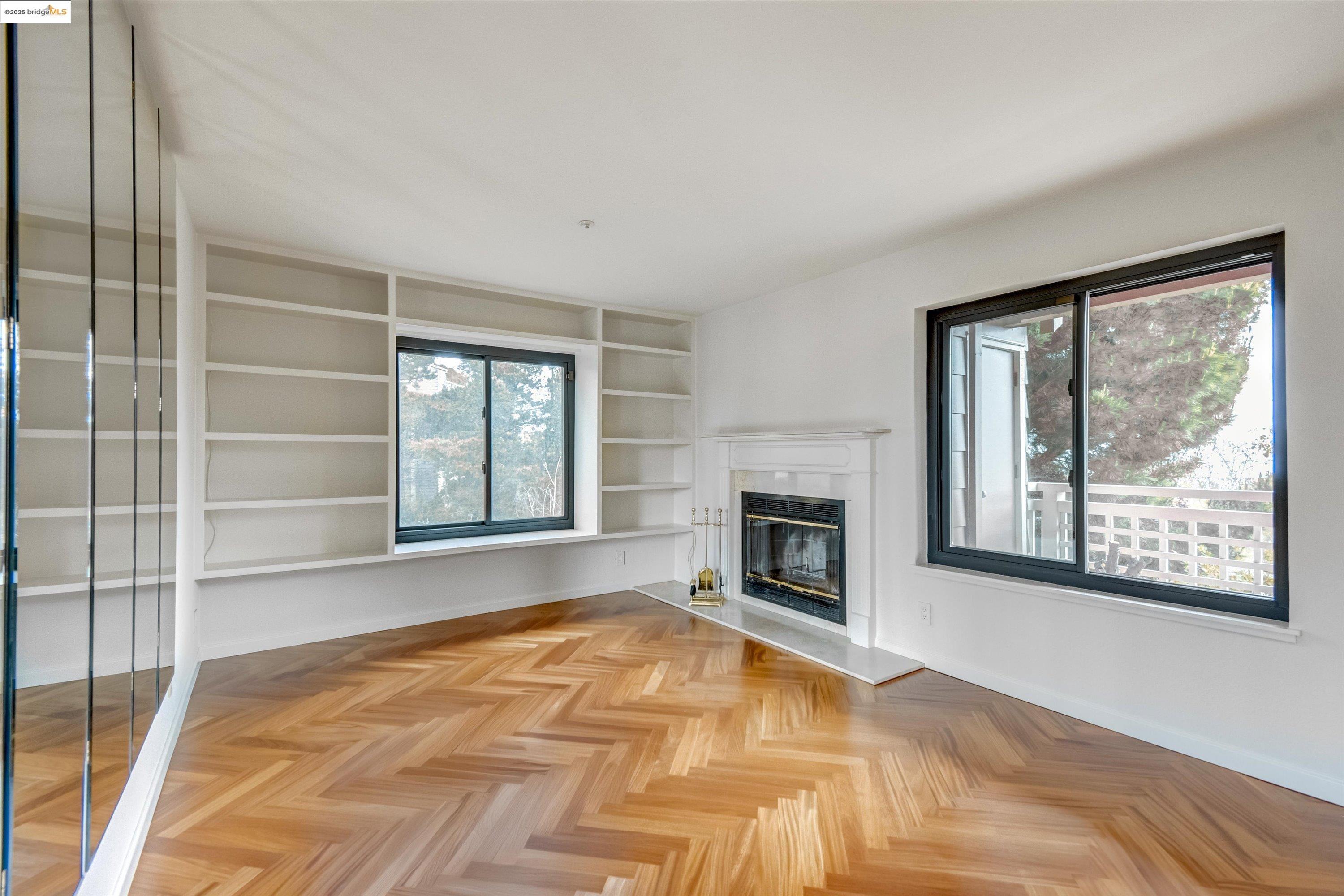 Detail Gallery Image 28 of 42 For 805 Red Leaf Court #805,  San Francisco,  CA 94134 - 3 Beds | 2 Baths