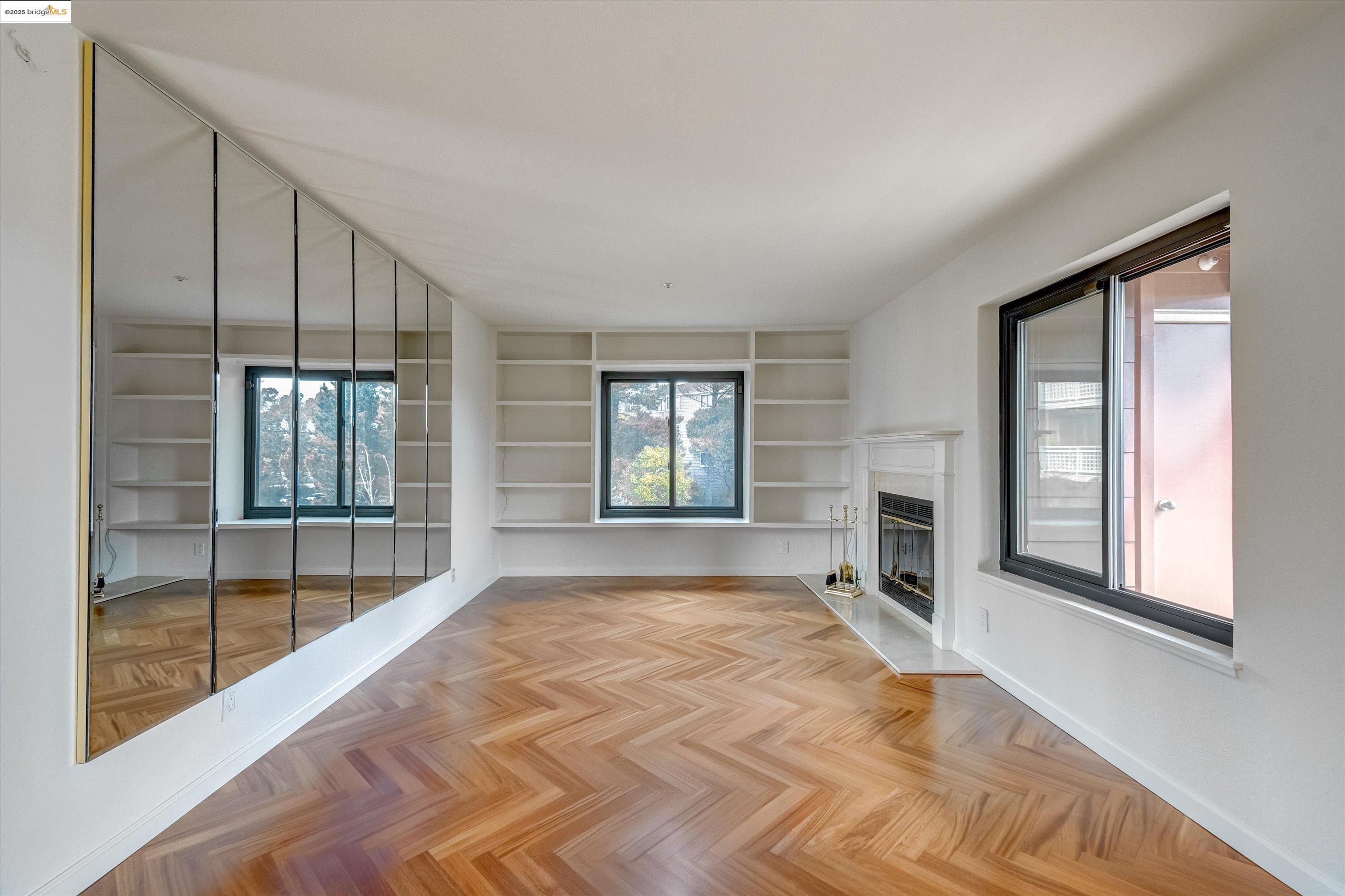 Detail Gallery Image 32 of 42 For 805 Red Leaf Court #805,  San Francisco,  CA 94134 - 3 Beds | 2 Baths
